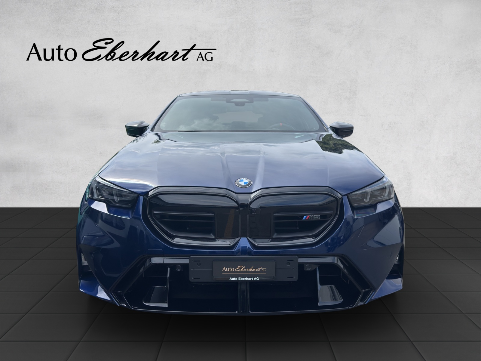 BMW M5 xDrive Mauritiusblau-image-3