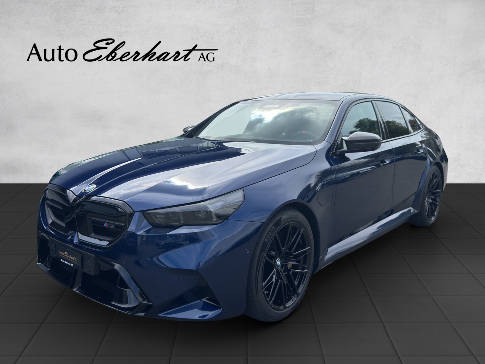 BMW M5 xDrive Mauritiusblau-image-0