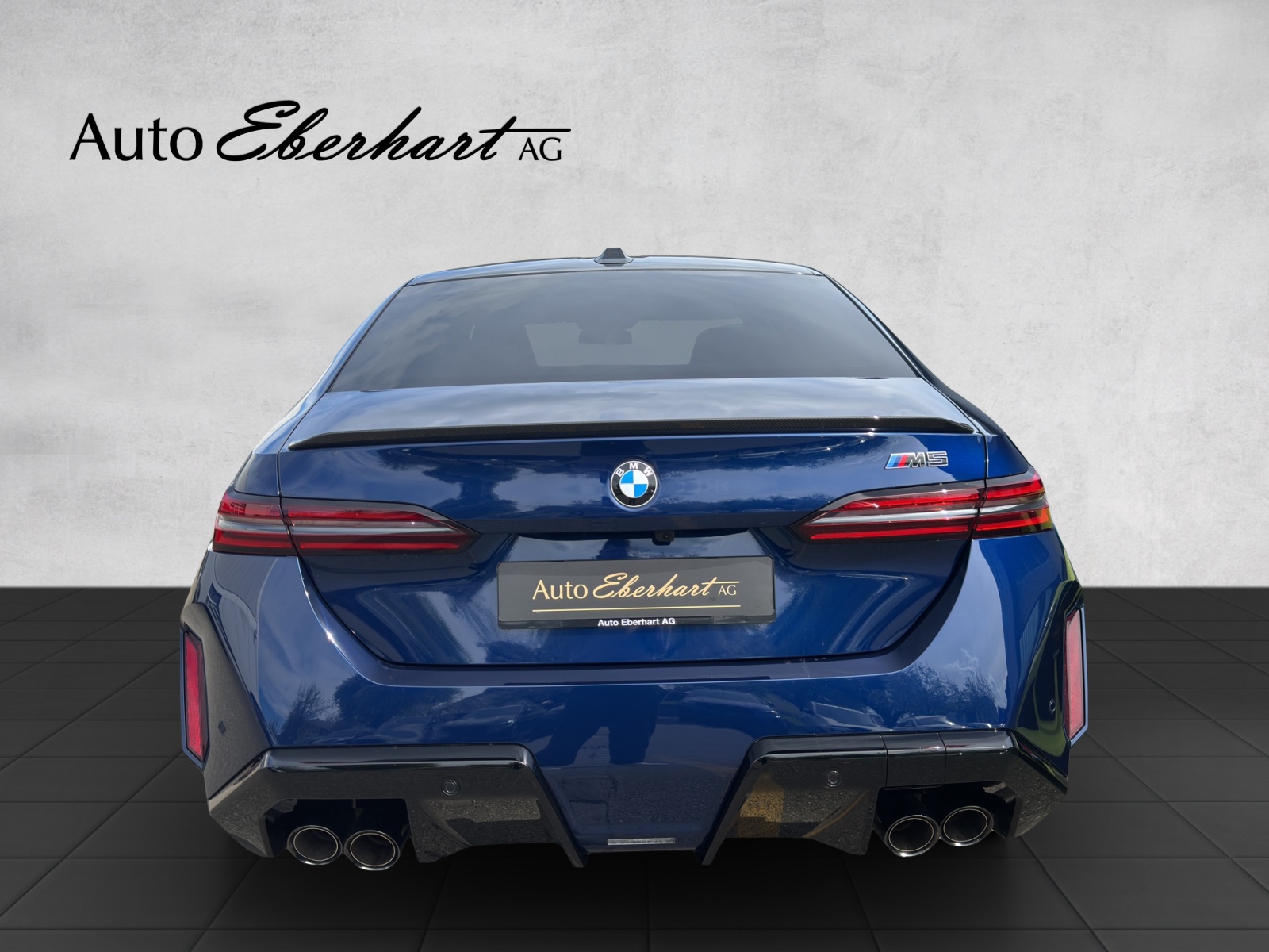 BMW M5 xDrive Mauritiusblau-image-4
