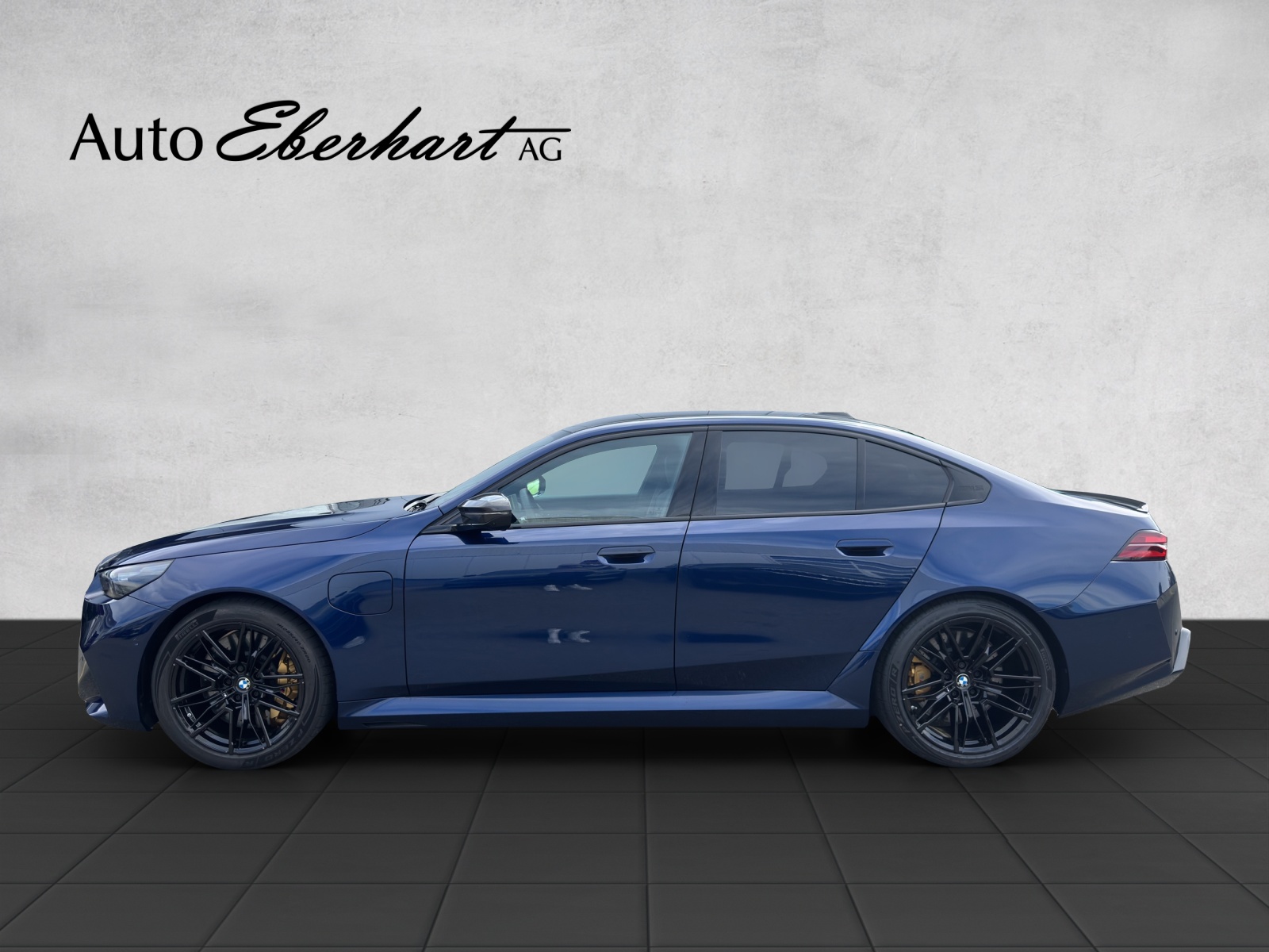 BMW M5 xDrive Mauritiusblau-image-2