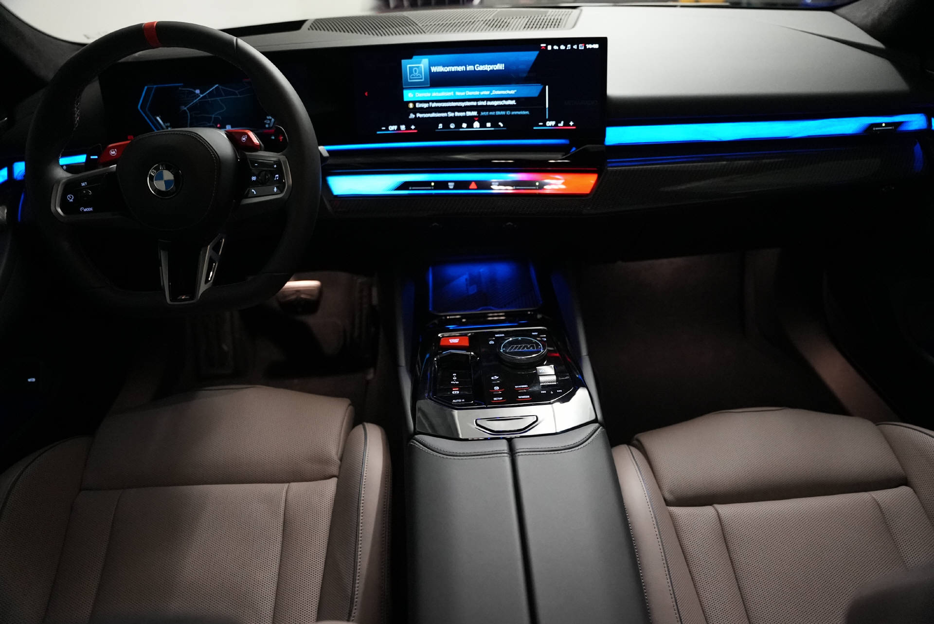 BMW M5 xDrive Mauritiusblau-image-11