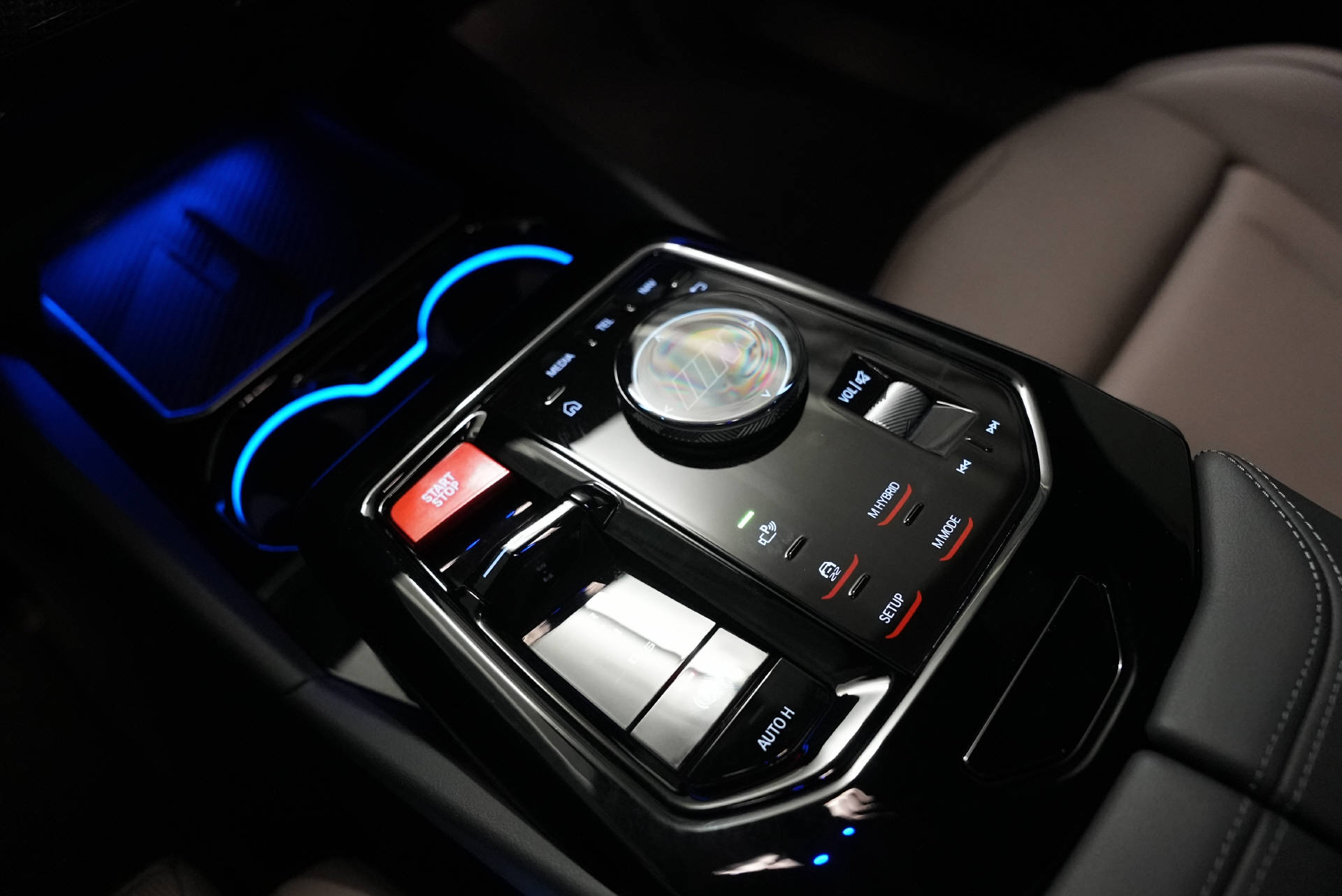 BMW M5 xDrive Mauritiusblau-image-14