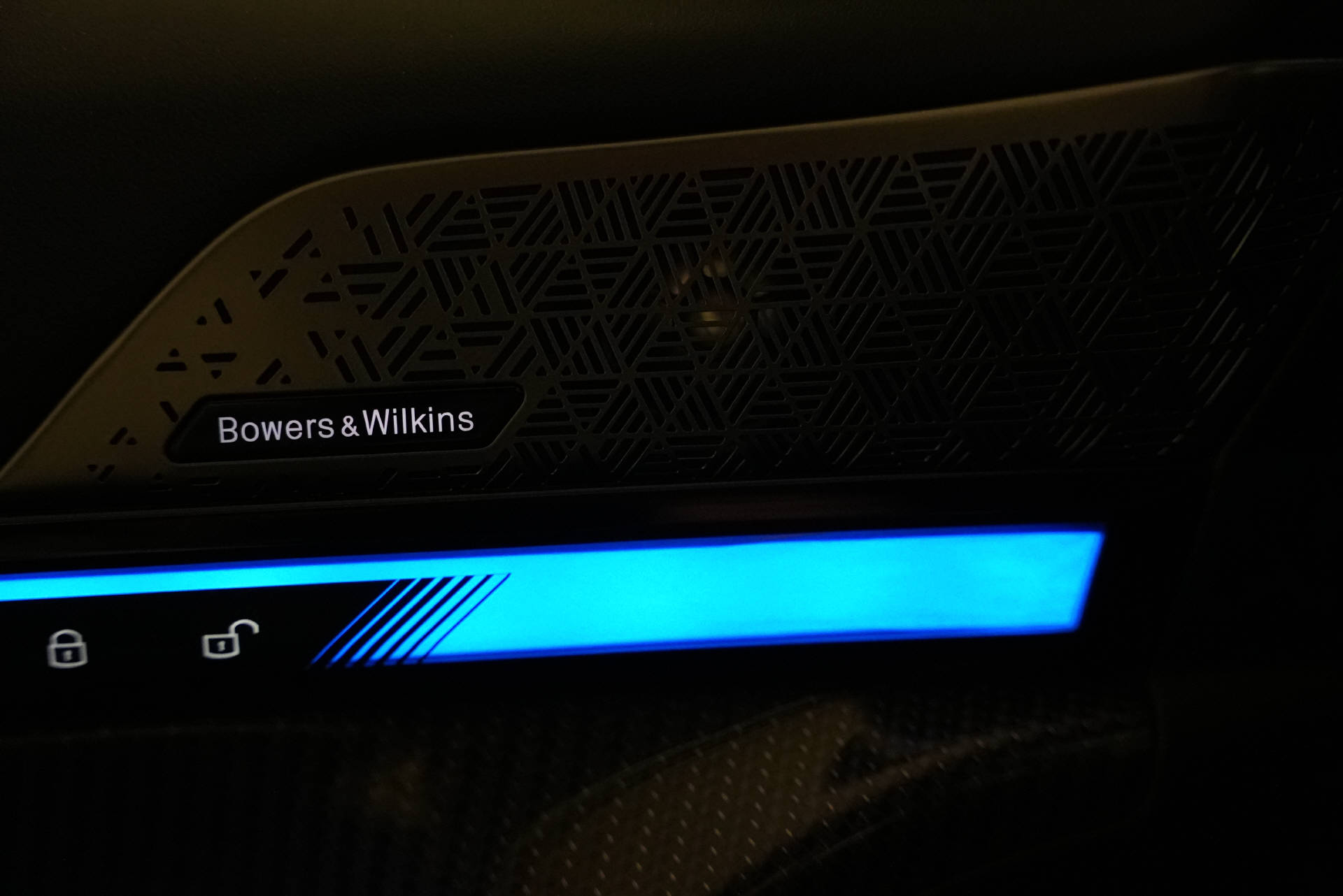 BMW M5 xDrive Mauritiusblau-image-15