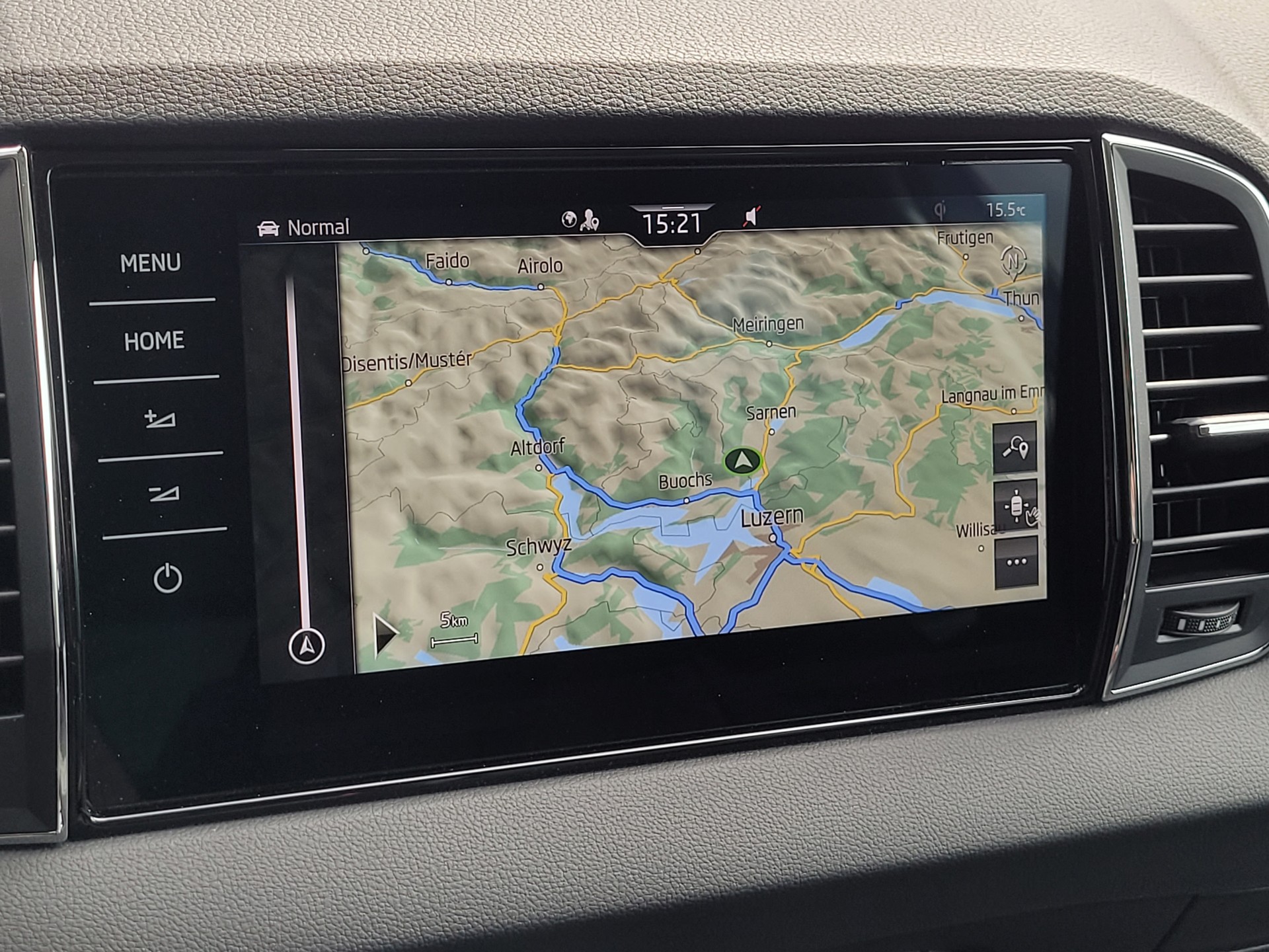 SKODA Karoq 2.0 TDI CR Style 4x4 DSG *Anhängerkupplung+8-fach bereift*-image-13