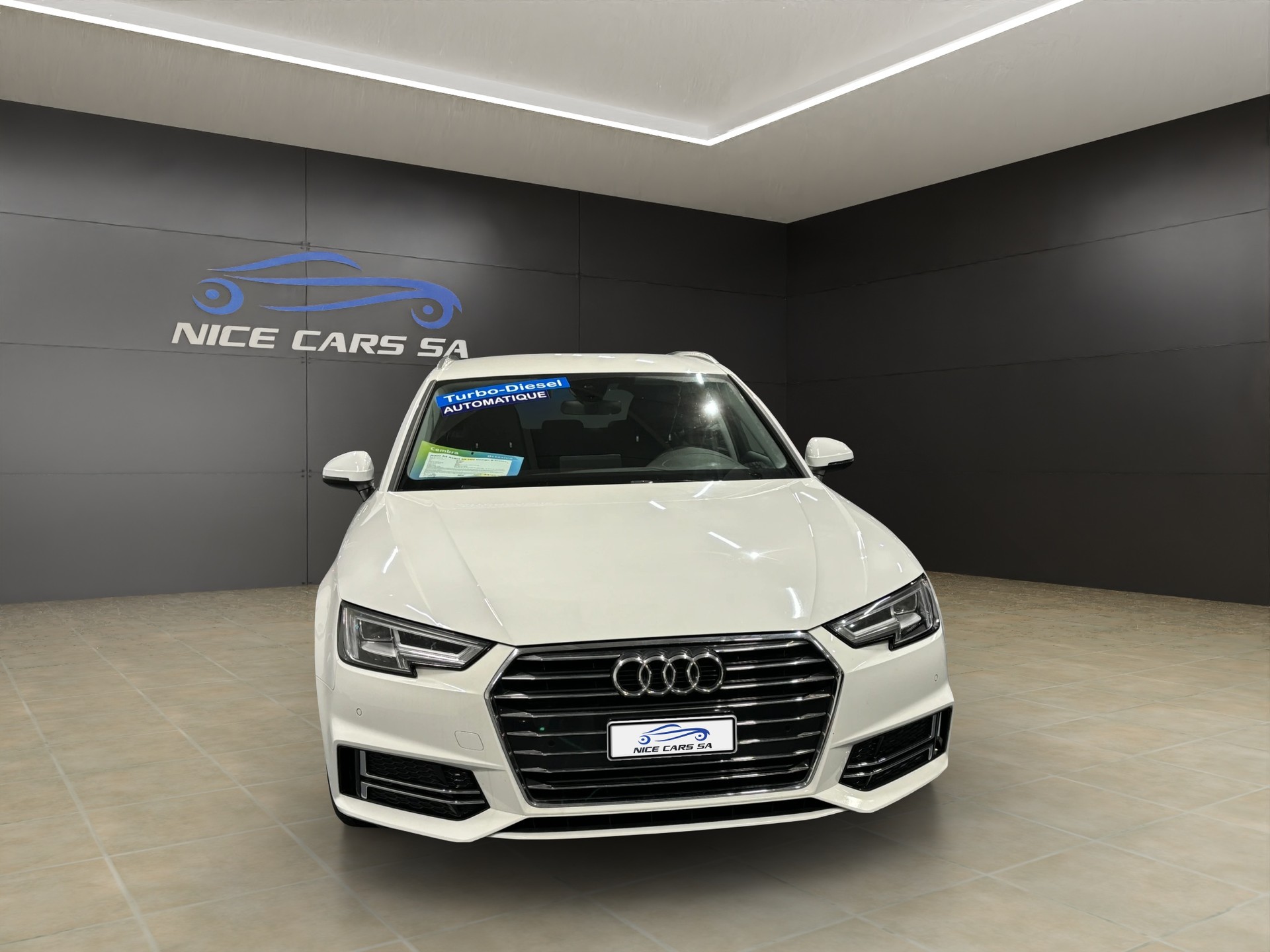 AUDI A4 Avant 35 TDI Design S-tronic-image-2