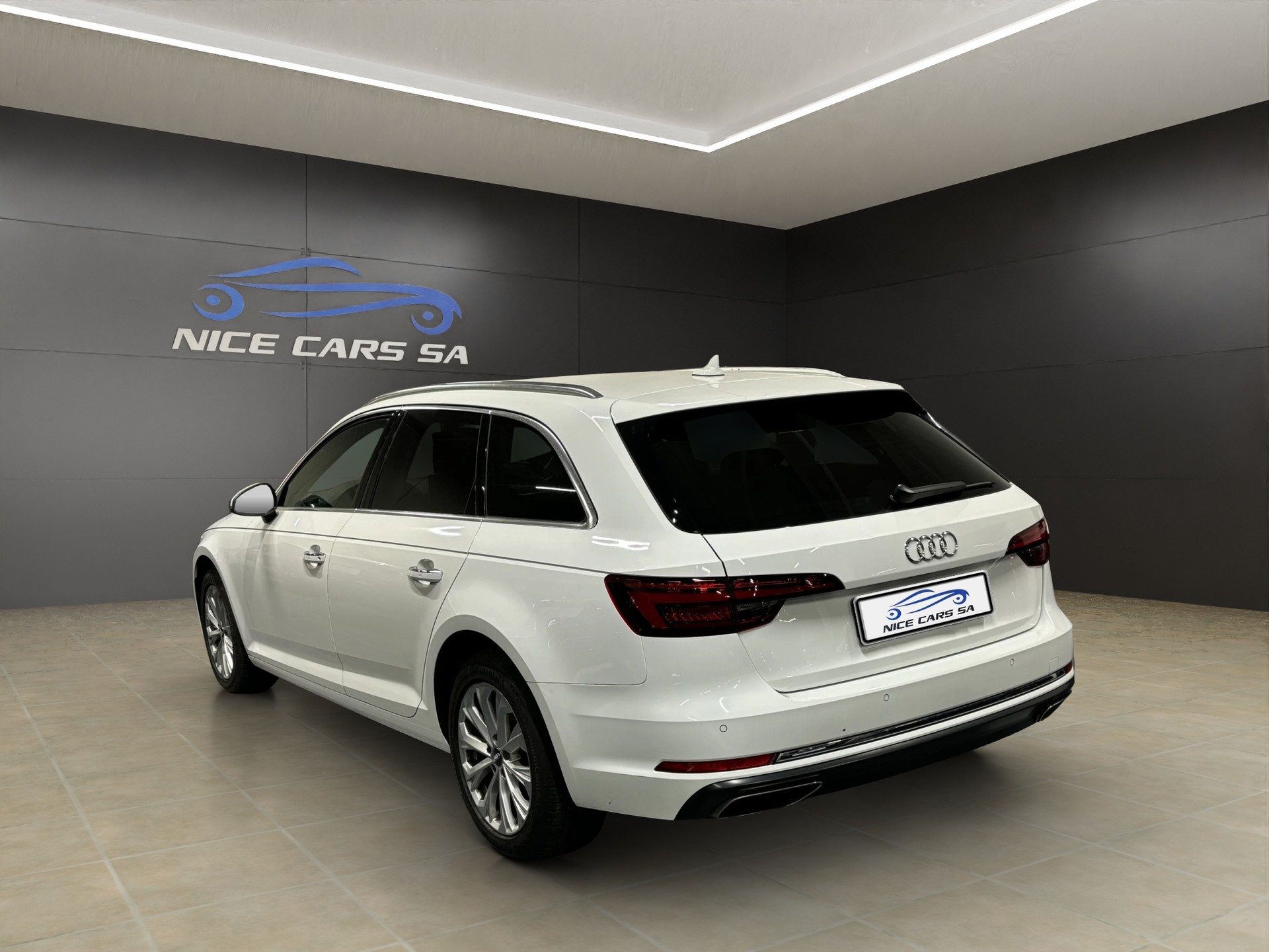AUDI A4 Avant 35 TDI Design S-tronic-image-4