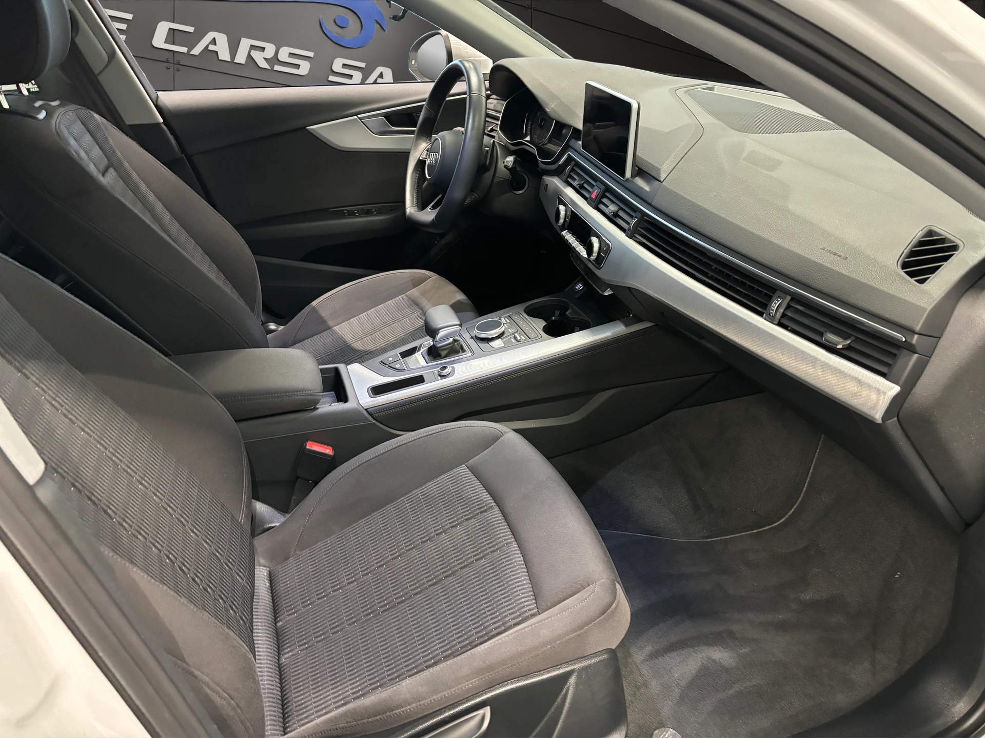AUDI A4 Avant 35 TDI Design S-tronic-image-9