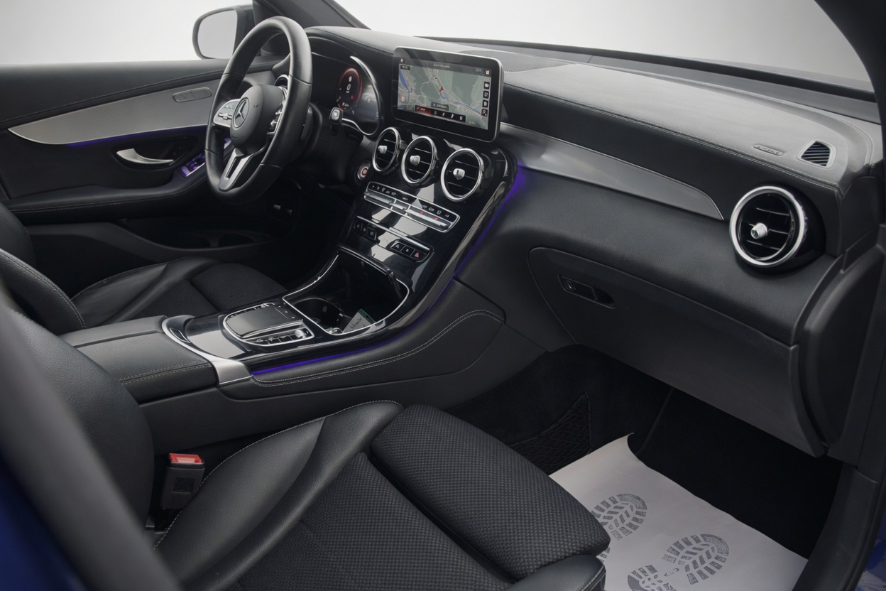 MERCEDES-BENZ GLC 200 4Matic 9G-Tronic-image-10