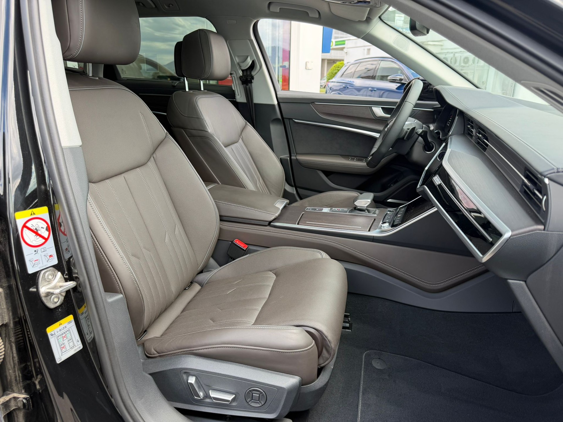 AUDI A6 Avant 50 TDI S line quattro tiptronic-image-13
