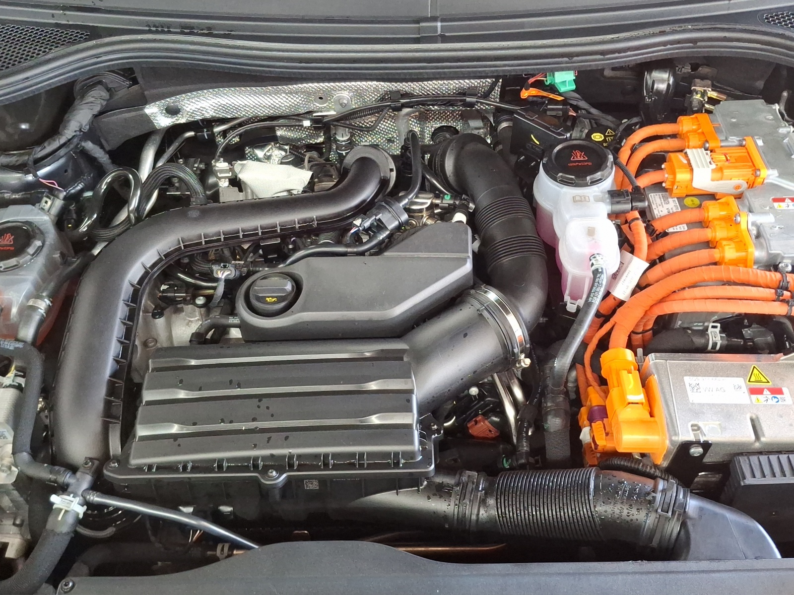 SKODA Kodiaq 1.5 TSI PHEV Sportline-image-16
