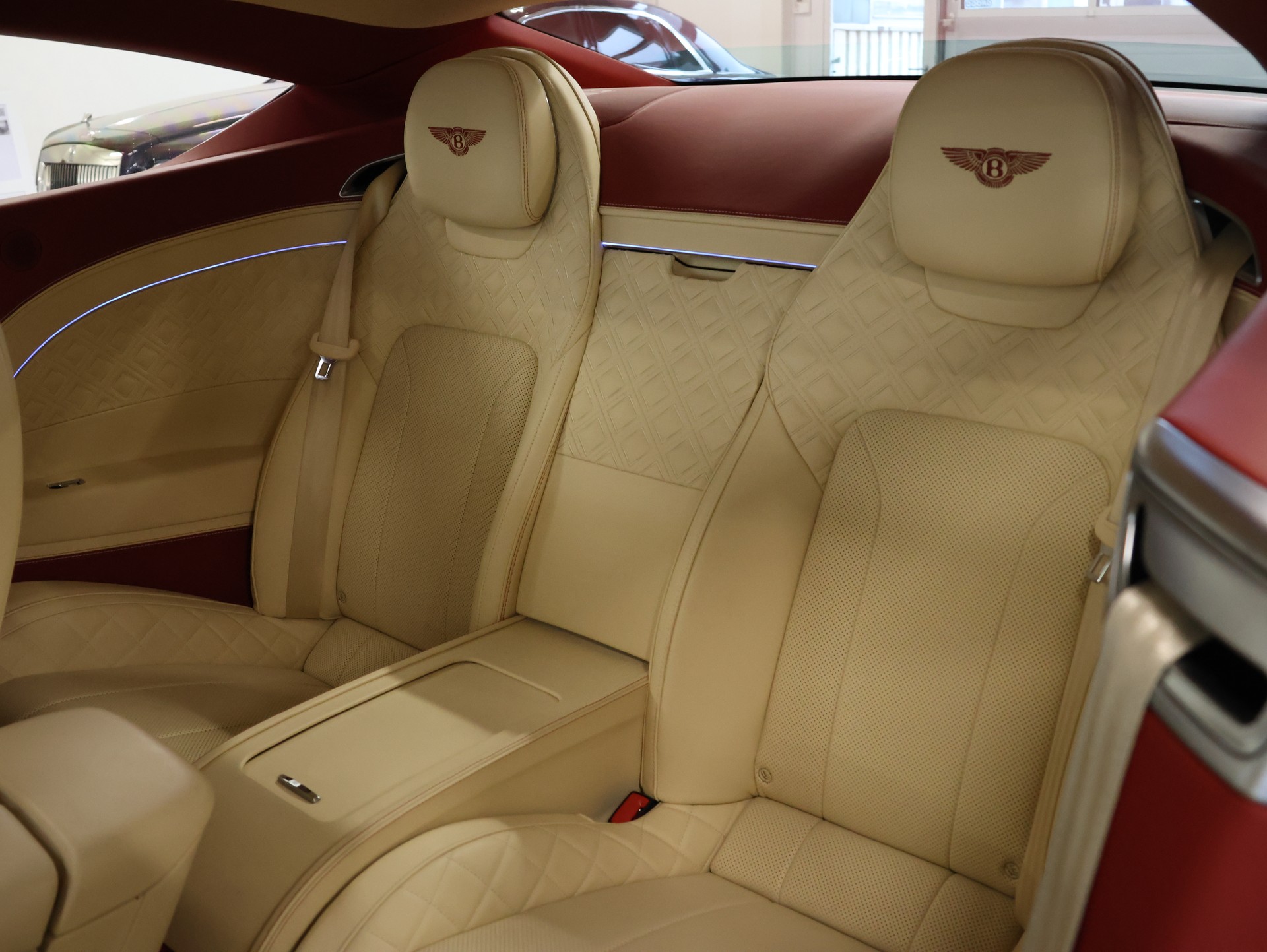 BENTLEY Continental GT 6.0 W12 *Rotating Display* *360 Kamera* *Diamond Packet*-image-35