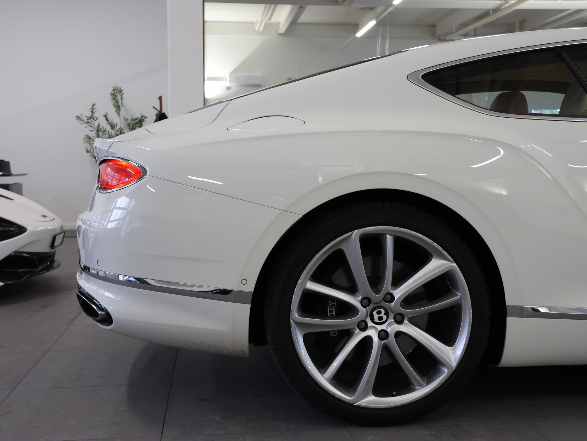 BENTLEY Continental GT 6.0 W12 *Rotating Display* *360 Kamera* *Diamond Packet*-image-12