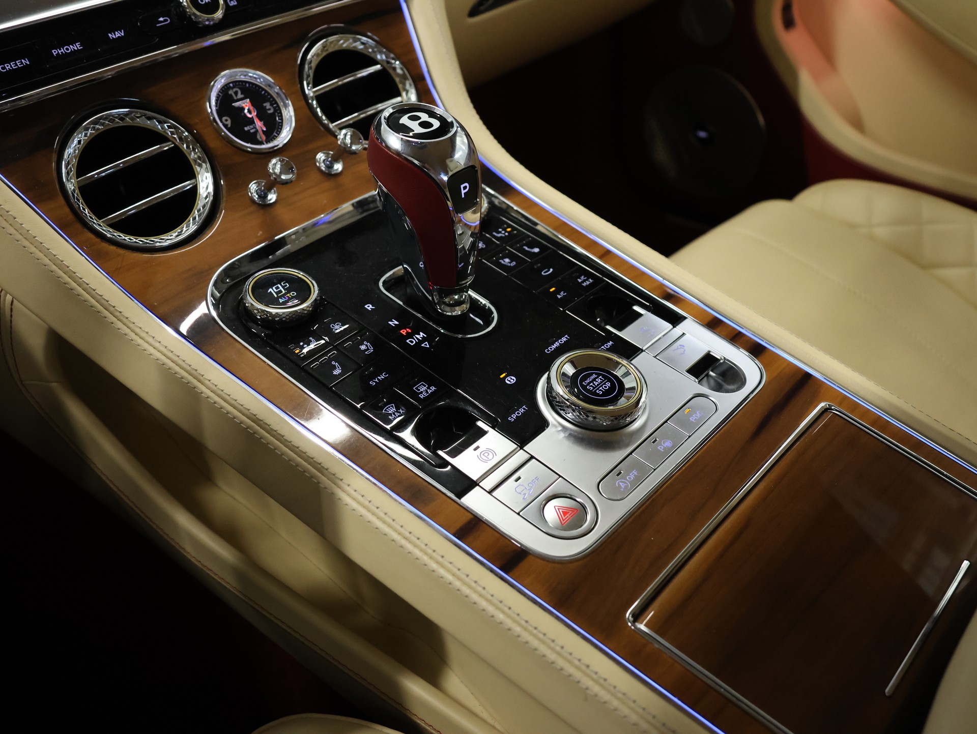 BENTLEY Continental GT 6.0 W12 *Rotating Display* *360 Kamera* *Diamond Packet*-image-30
