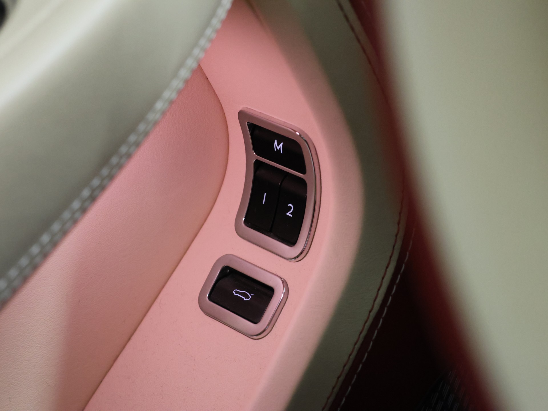 BENTLEY Continental GT 6.0 W12 *Rotating Display* *360 Kamera* *Diamond Packet*-image-33