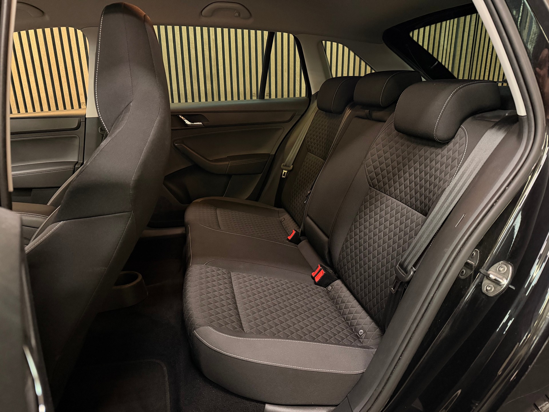 SKODA Rapid Spaceback 1.4 TSI Style DSG | CH-Fzg. | CarVertical | 8-Fach Bereift-image-13