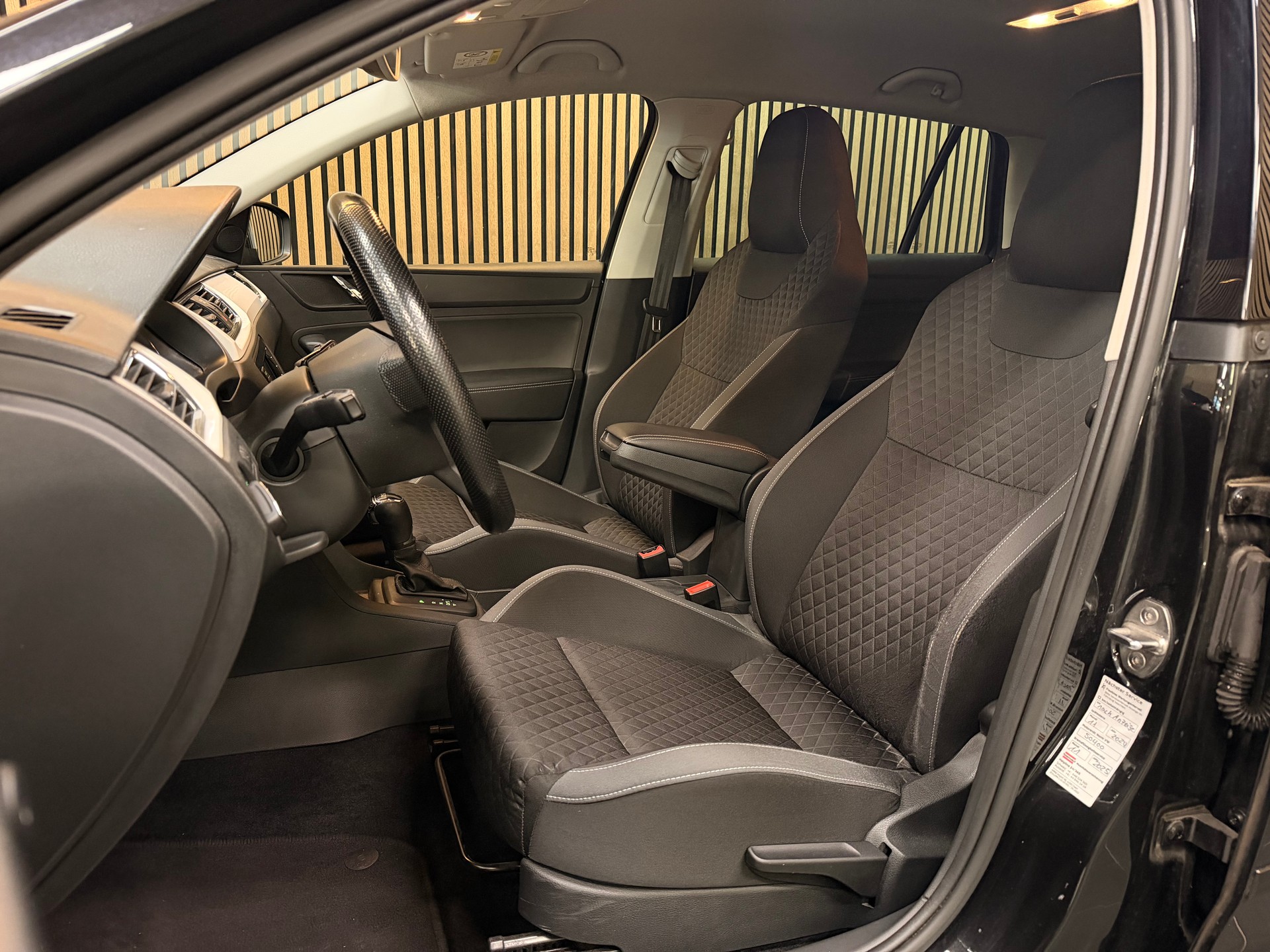 SKODA Rapid Spaceback 1.4 TSI Style DSG | CH-Fzg. | CarVertical | 8-Fach Bereift-image-10
