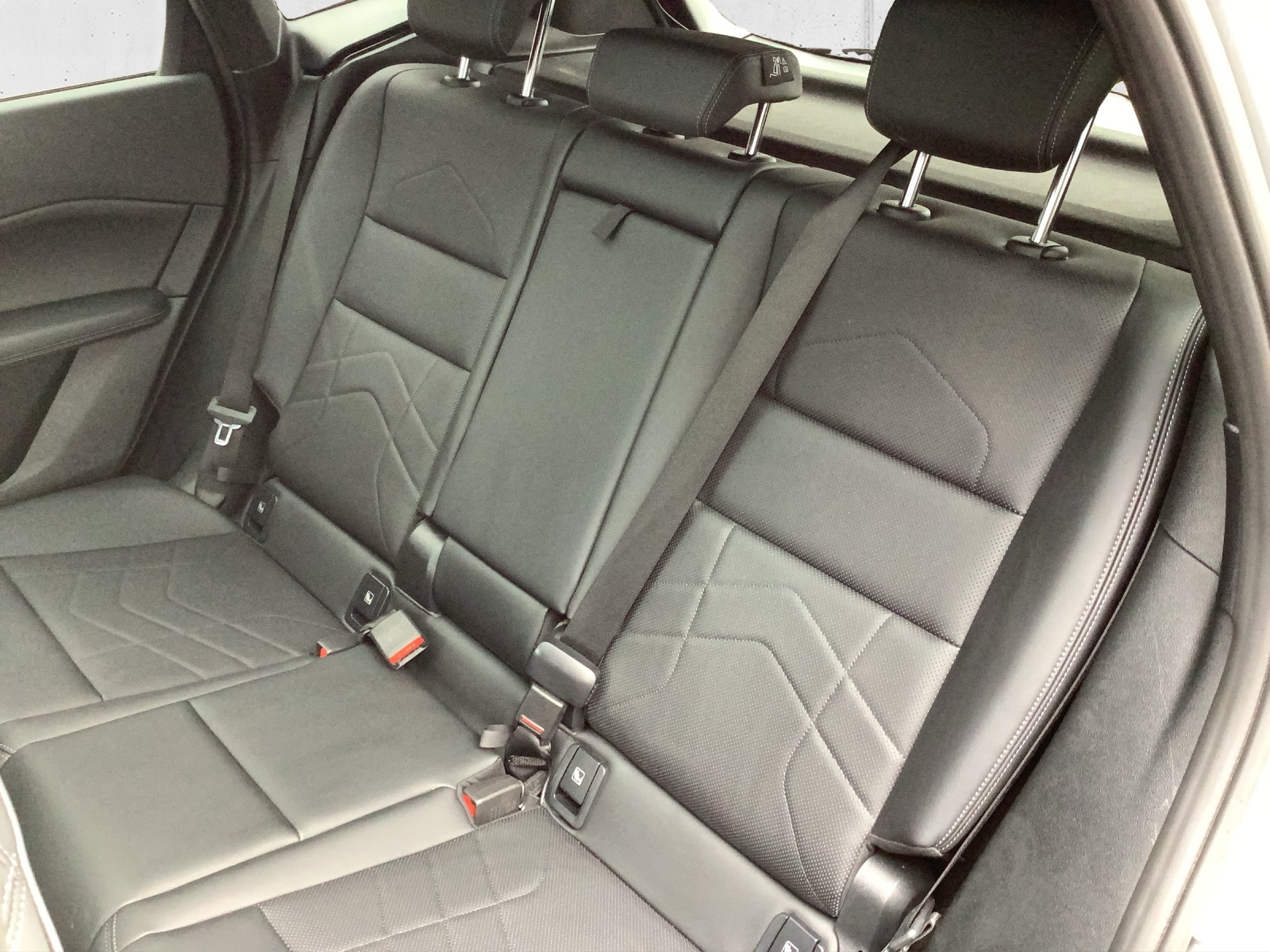 BMW 225e xDr. Act. T. M Sport-image-18