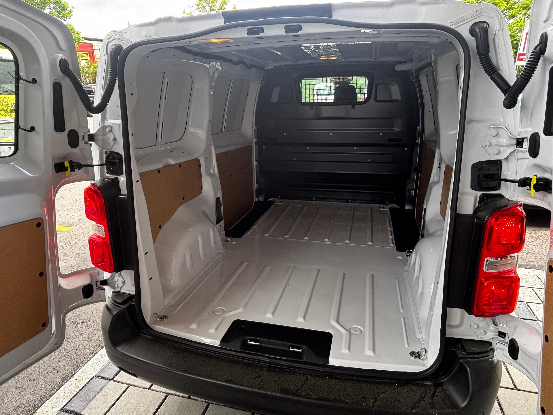 PEUGEOT Expert Kaw. Standard 1.5 BlueHDi 120 S/S-image-11