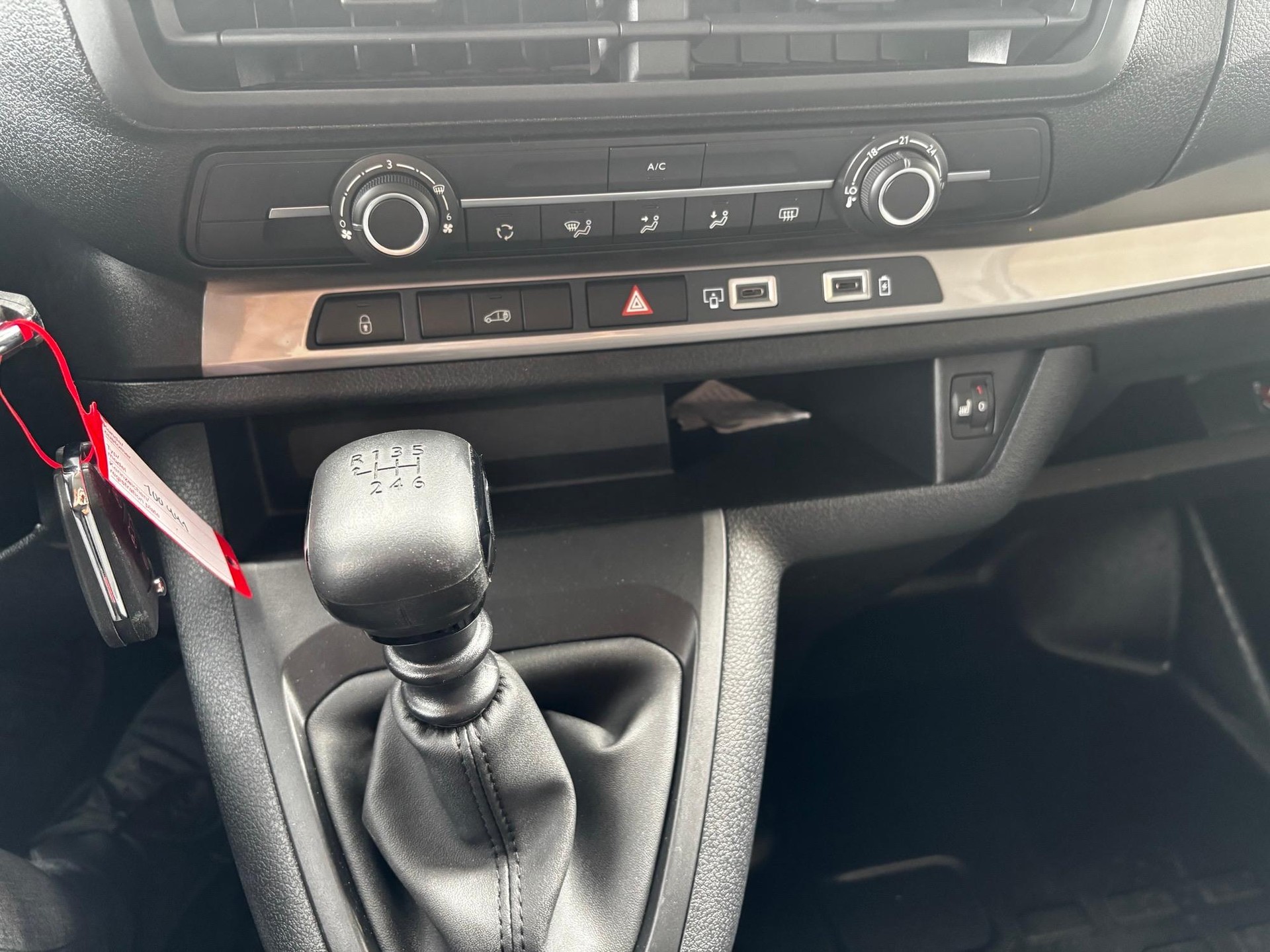PEUGEOT Expert Kaw. Standard 1.5 BlueHDi 120 S/S-image-9