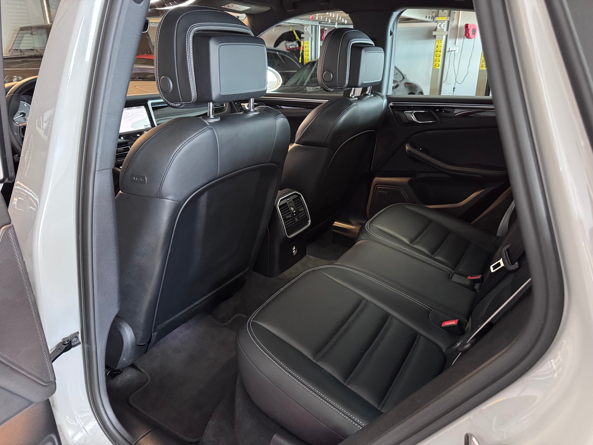 PORSCHE Macan S PDK-image-9