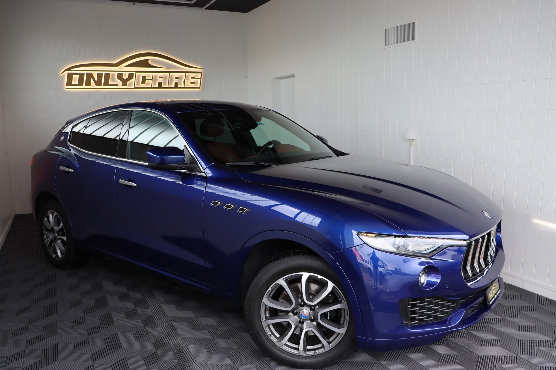 MASERATI Levante D 3.0 V6 GranSport Automatica ** CH-AUTO ** FAHRASSISTENZ-PAKET ** 360 GRAD PARK-PAKET **-showroom-element-2