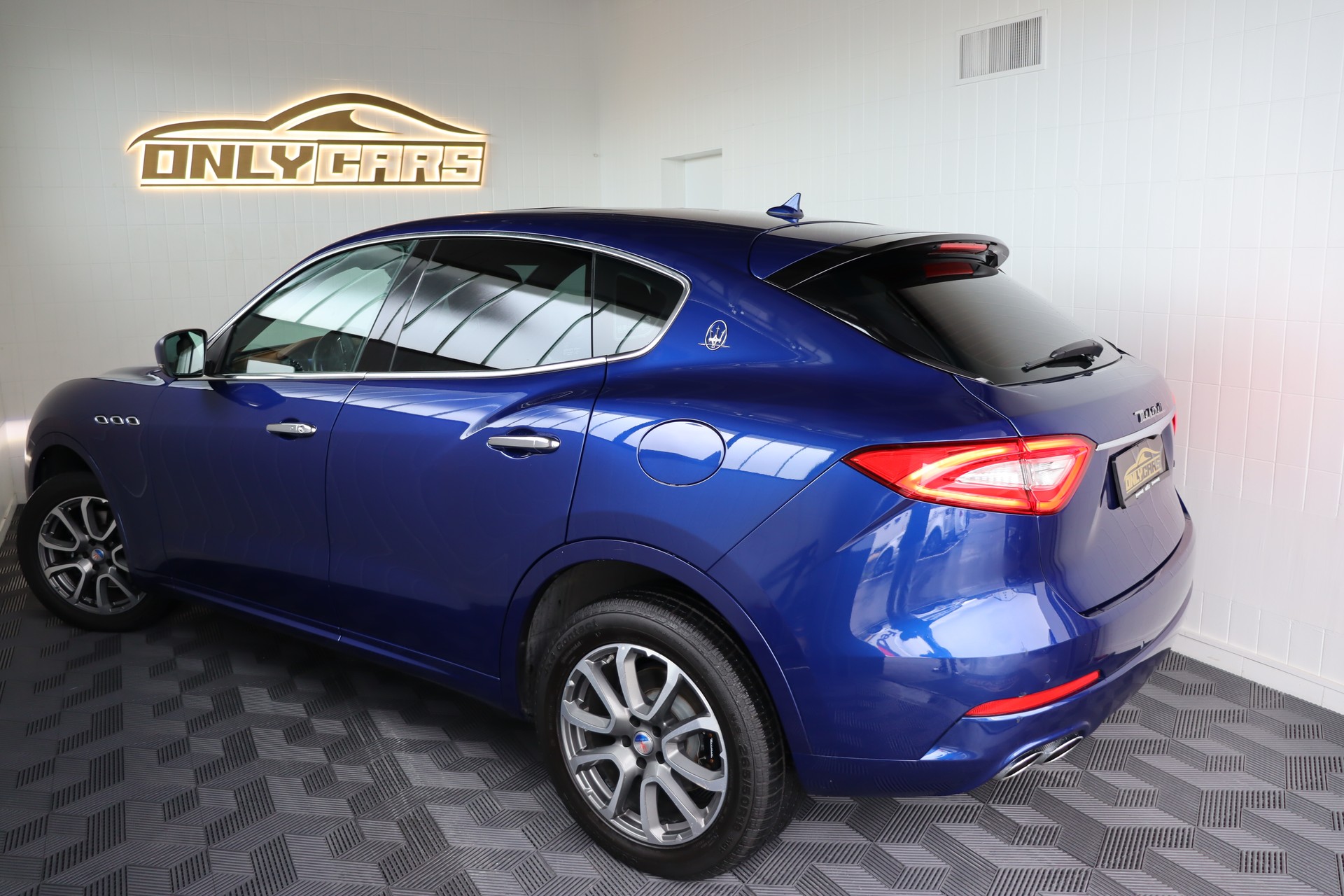 MASERATI Levante D 3.0 V6 GranSport Automatica ** CH-AUTO ** FAHRASSISTENZ-PAKET ** 360 GRAD PARK-PAKET **-image-8