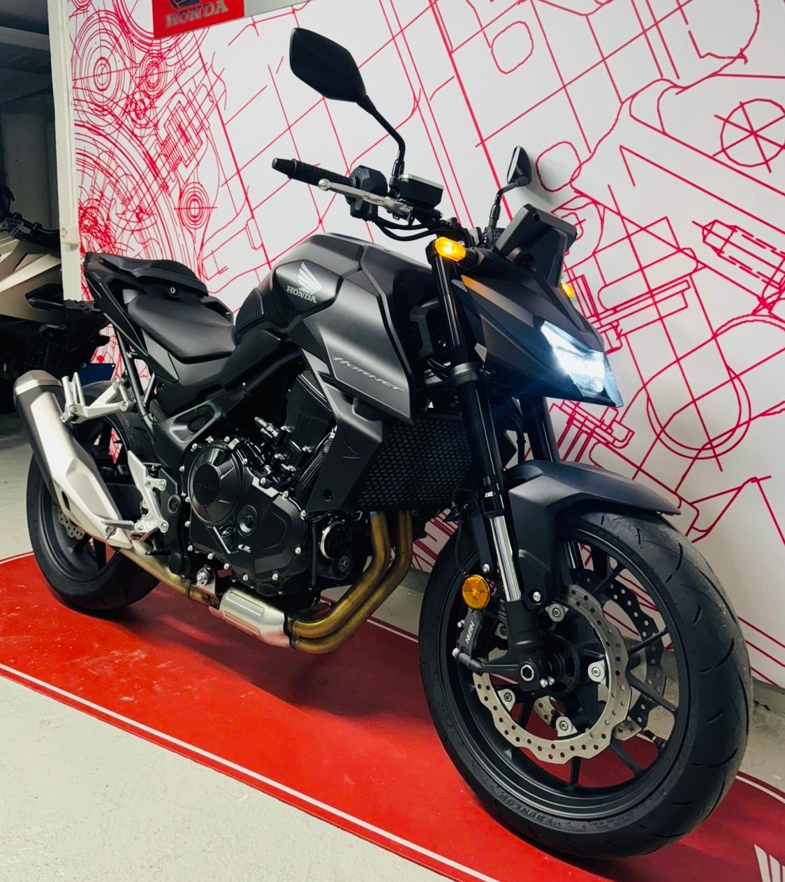 HONDA CB 750 Hornet-showroom-element-1