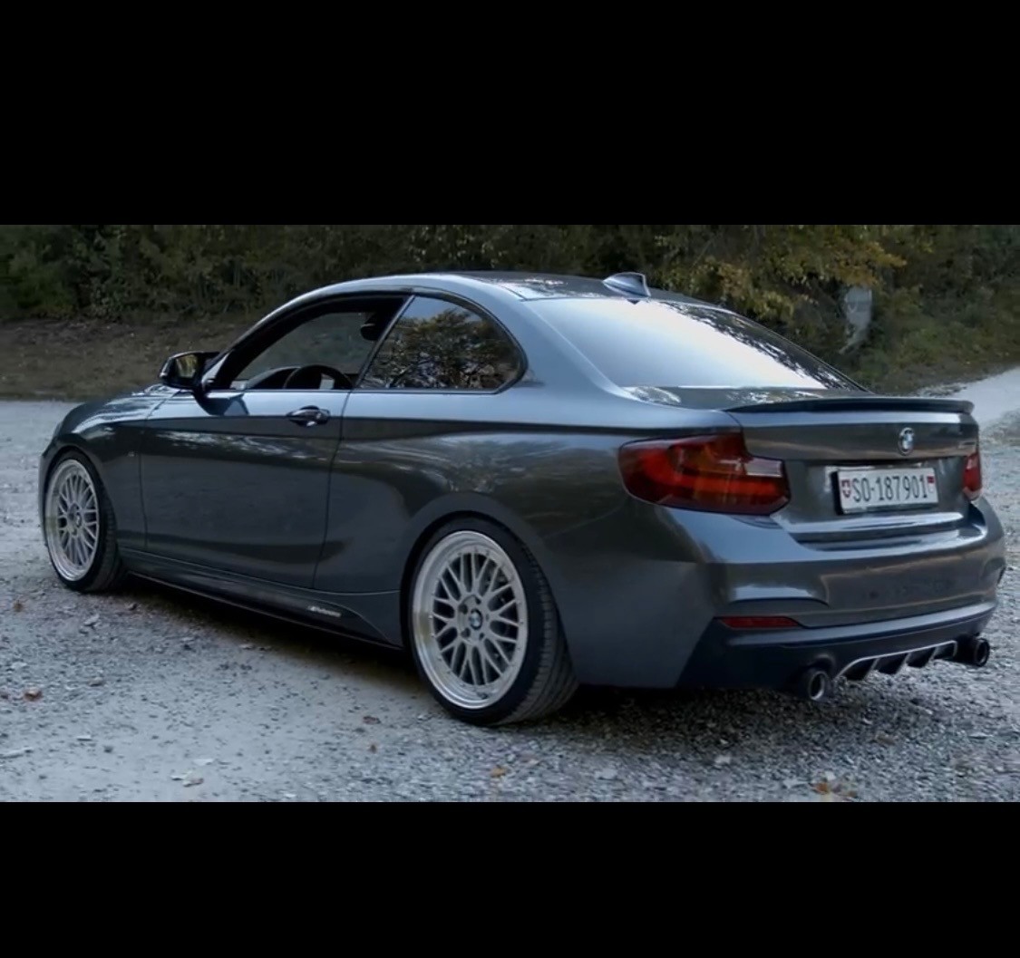 BMW M235i Schaltgetriebe - Heckantrieb-image-1