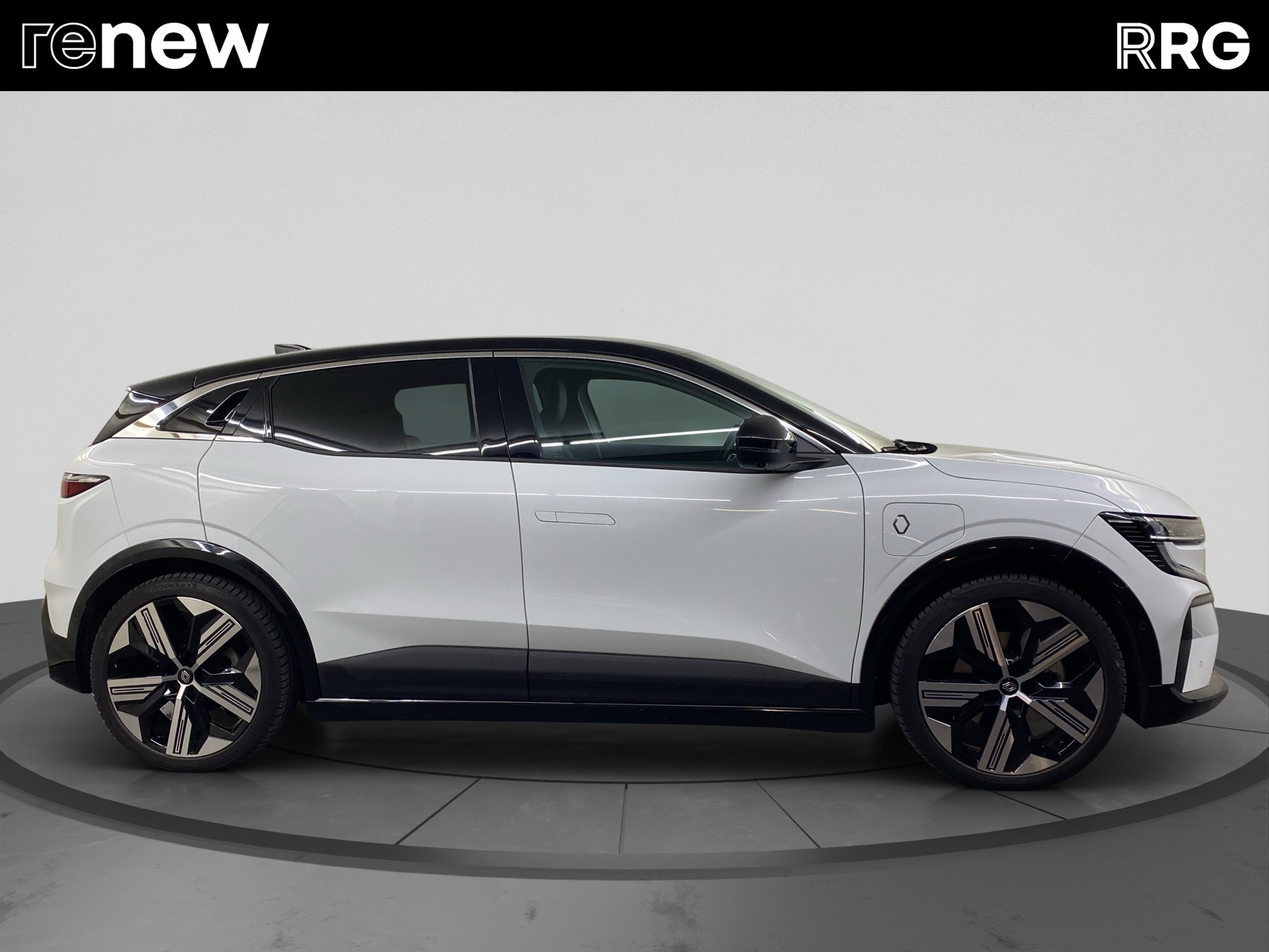 RENAULT Mégane E-TECH EV60 Iconic-showroom-element-1