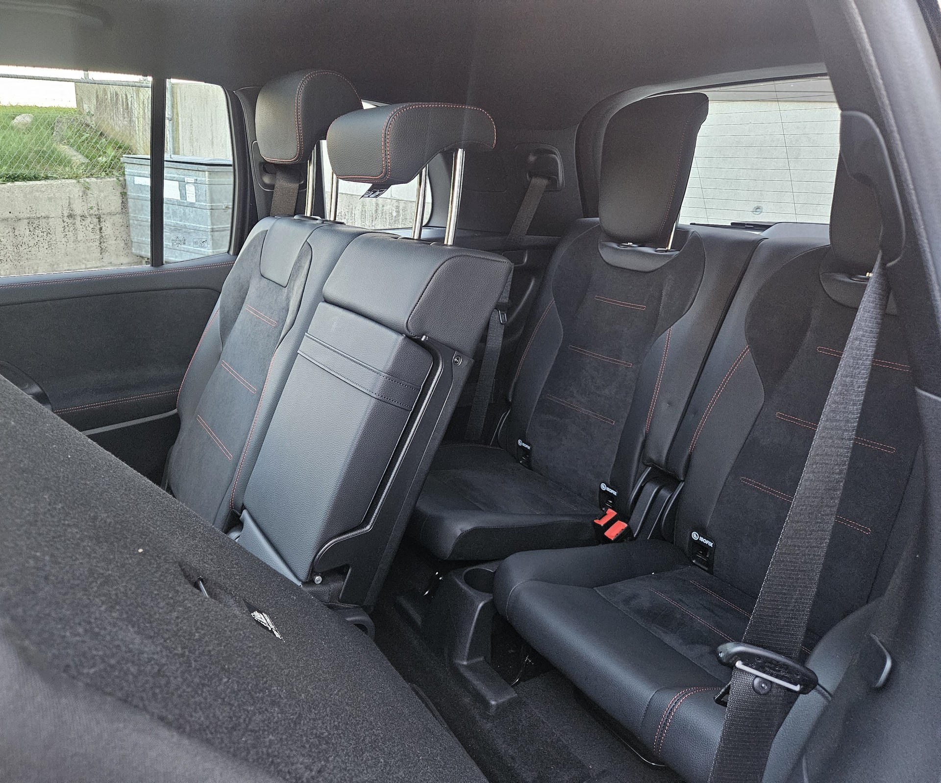 MERCEDES-BENZ EQB 250+ AMG-Line (70,5 kWh) mit 7-Sitzplätzen-image-22