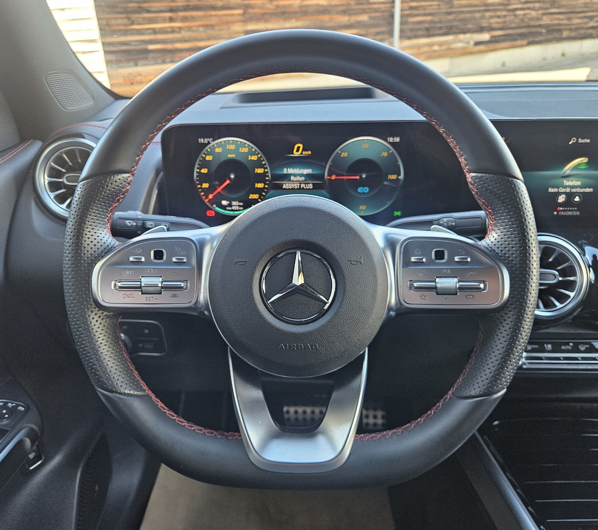 MERCEDES-BENZ EQB 250+ AMG-Line (70,5 kWh) mit 7-Sitzplätzen-image-14