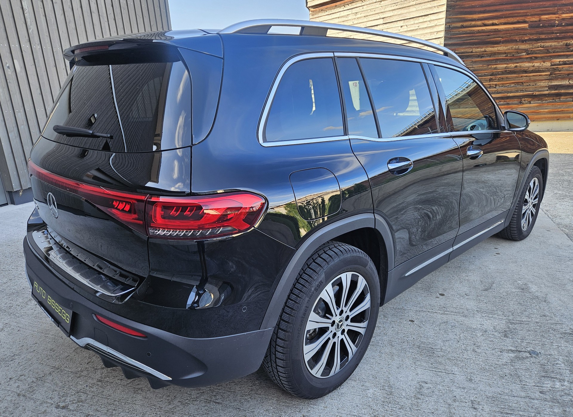 MERCEDES-BENZ EQB 250+ AMG-Line (70,5 kWh) mit 7-Sitzplätzen-image-6