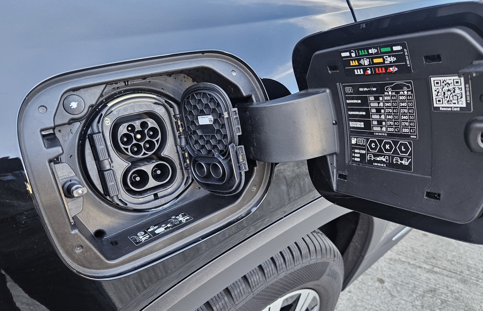 MERCEDES-BENZ EQB 250+ AMG-Line (70,5 kWh) mit 7-Sitzplätzen-image-7