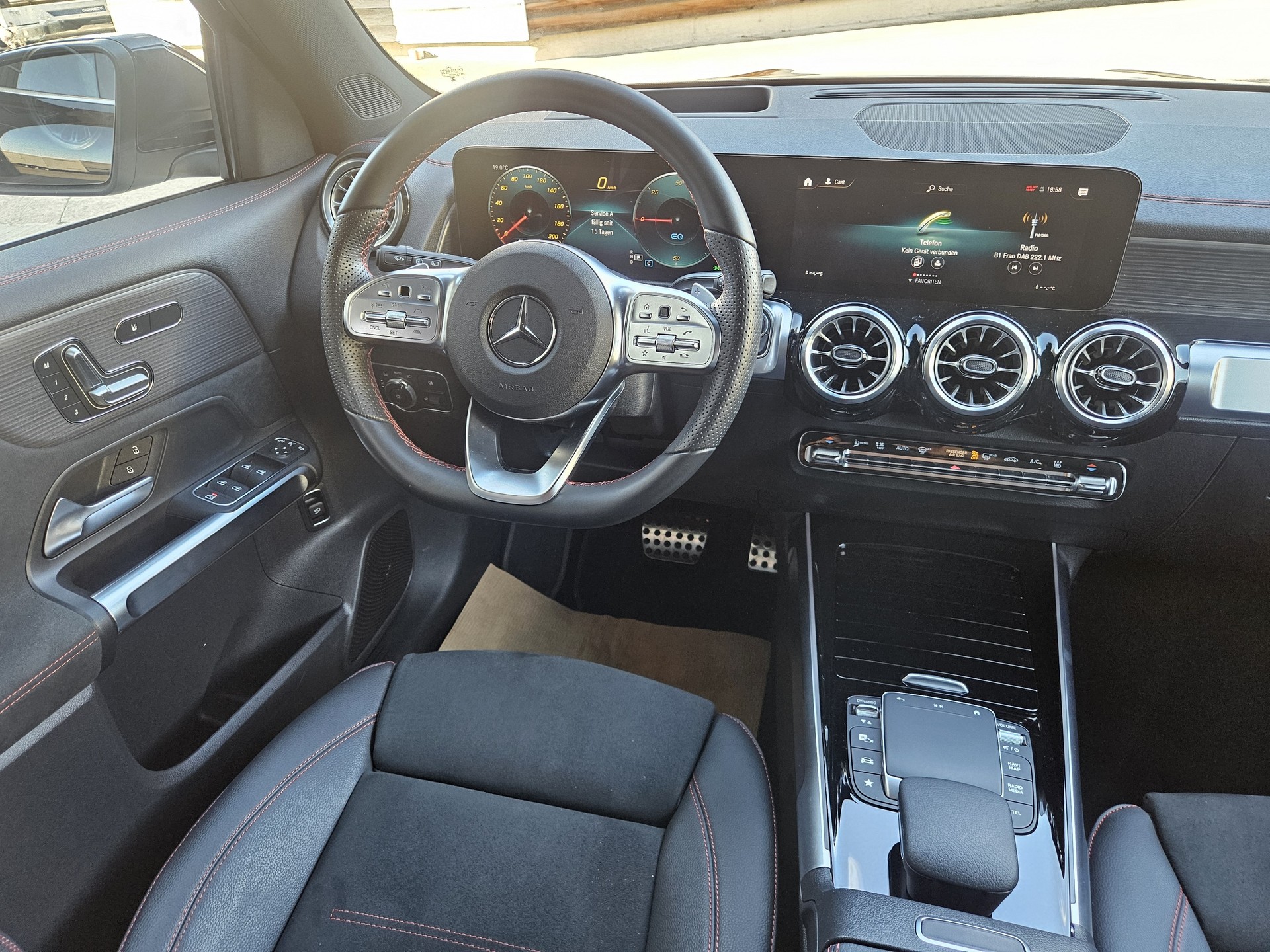 MERCEDES-BENZ EQB 250+ AMG-Line (70,5 kWh) mit 7-Sitzplätzen-image-13