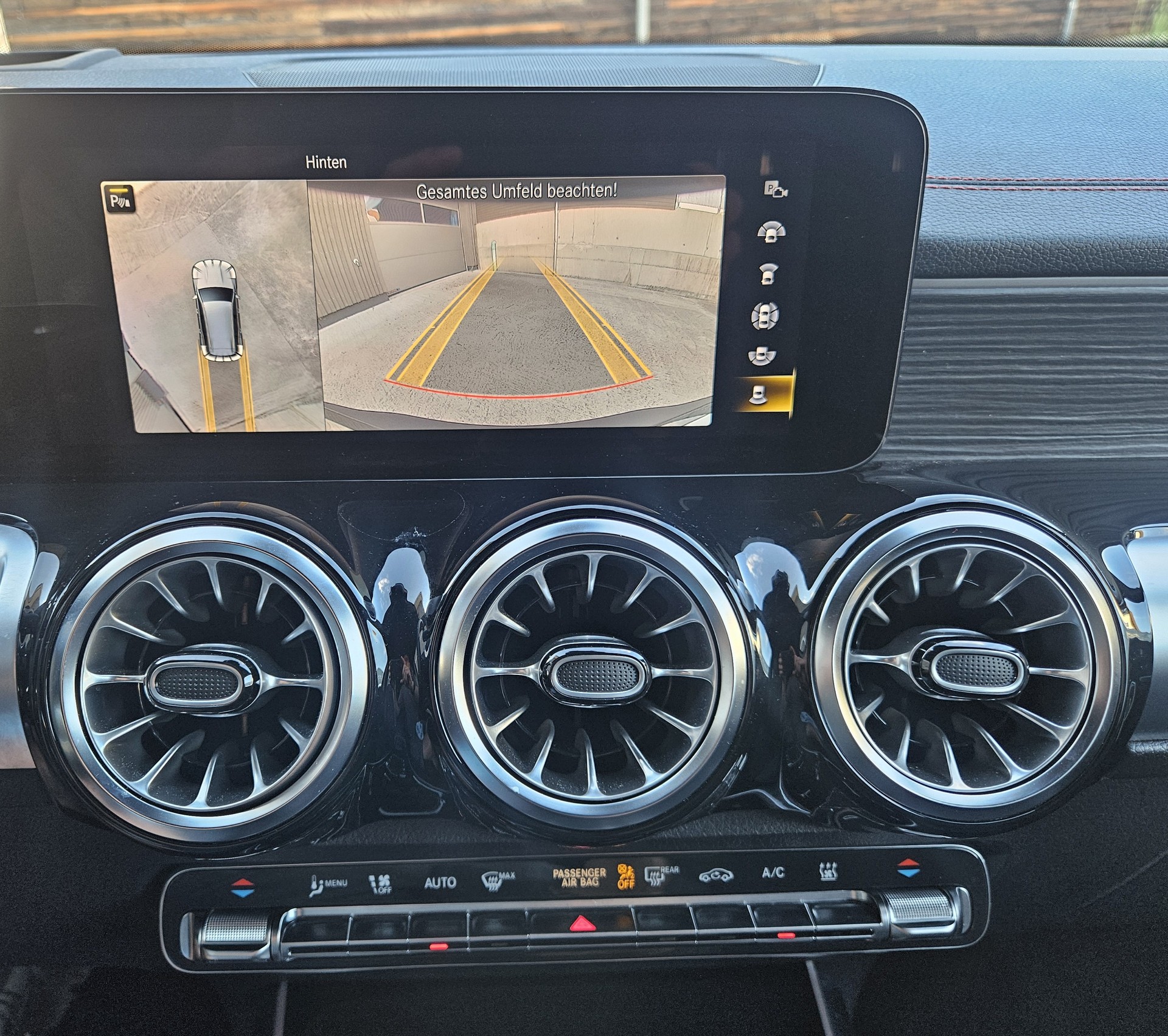 MERCEDES-BENZ EQB 250+ AMG-Line (70,5 kWh) mit 7-Sitzplätzen-image-15
