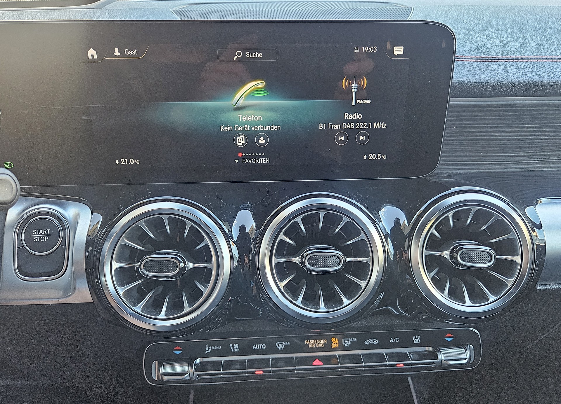 MERCEDES-BENZ EQB 250+ AMG-Line (70,5 kWh) mit 7-Sitzplätzen-image-17