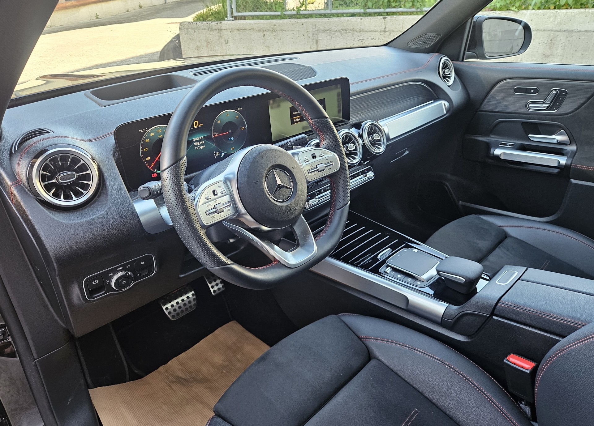 MERCEDES-BENZ EQB 250+ AMG-Line (70,5 kWh) mit 7-Sitzplätzen-image-10