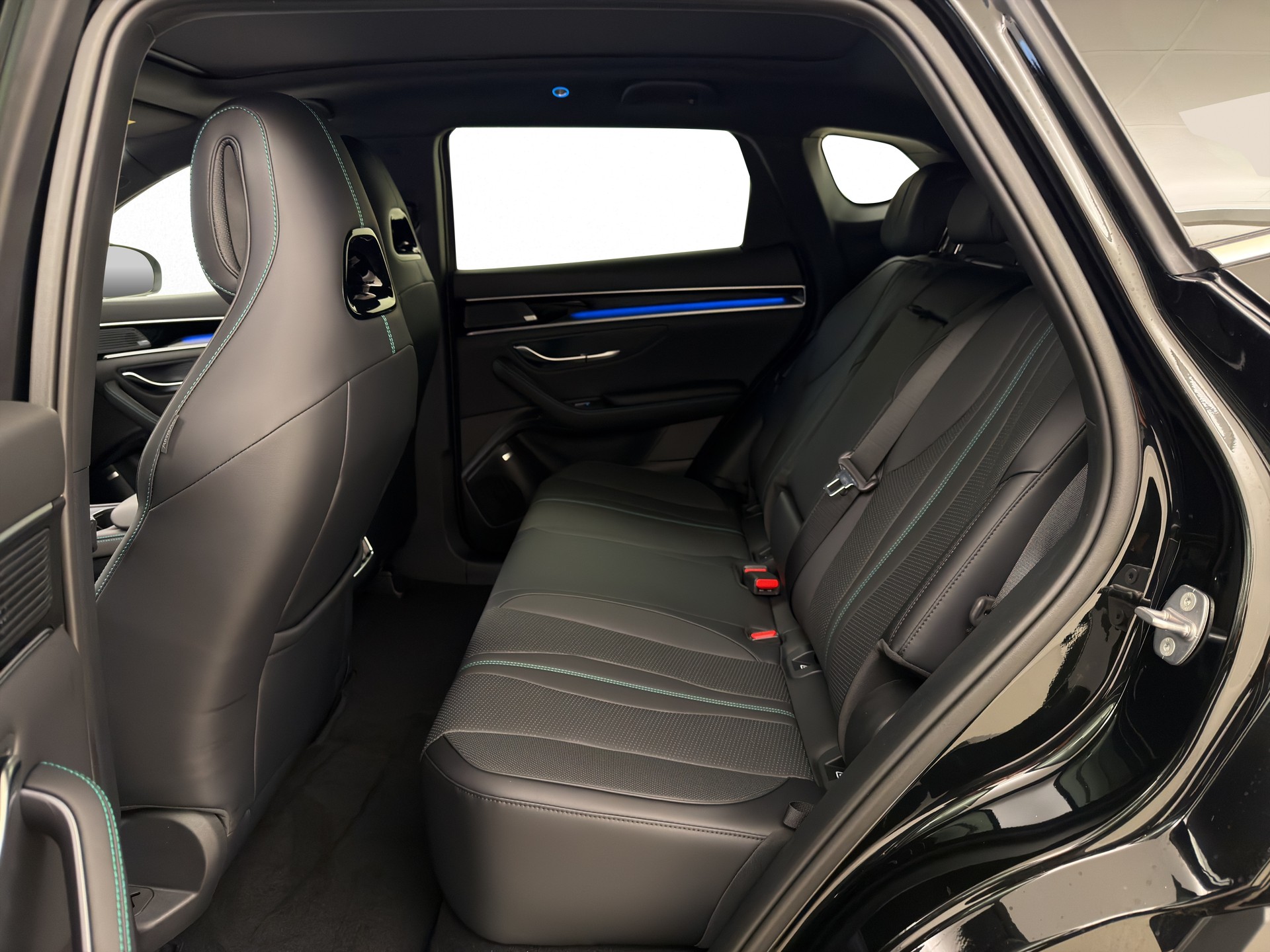 BYD Seal U DM-i Design AWD-image-10