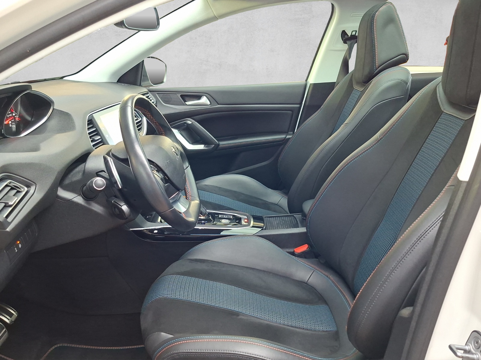 PEUGEOT 308 1.5 BlueHDi Tech Edition-image-10