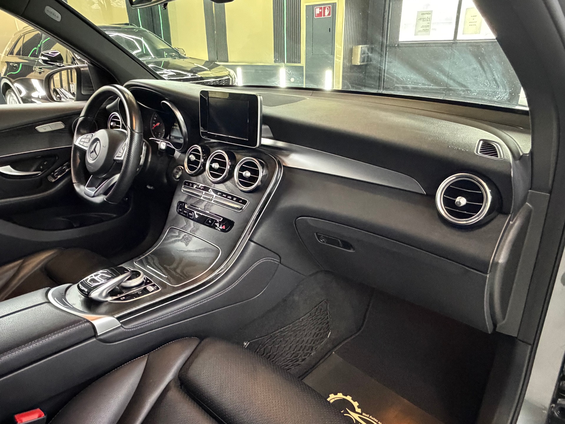 MERCEDES-BENZ GLC 250 d Exclusive 4Matic 9G-Tronic-image-10