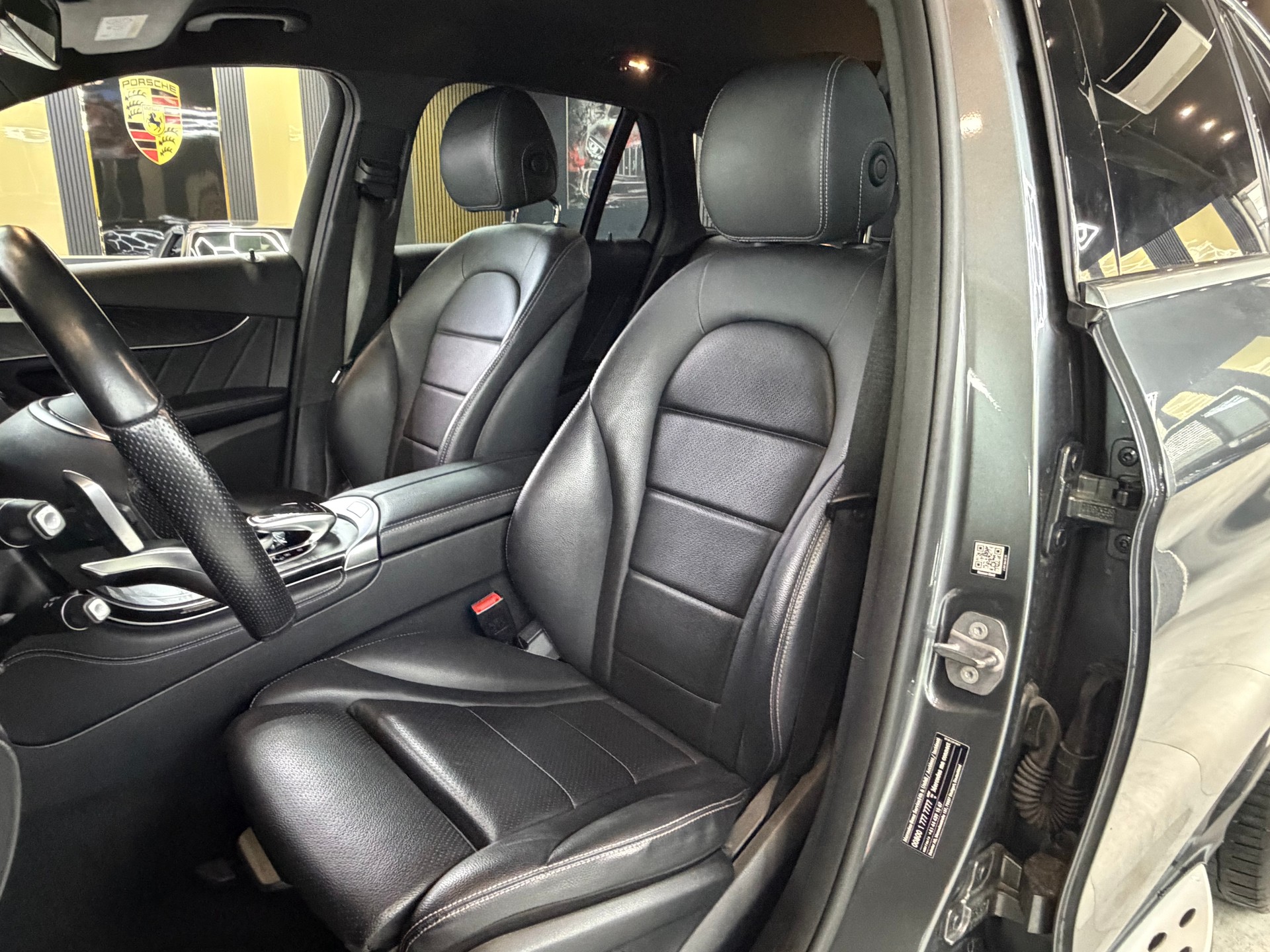 MERCEDES-BENZ GLC 250 d Exclusive 4Matic 9G-Tronic-image-9