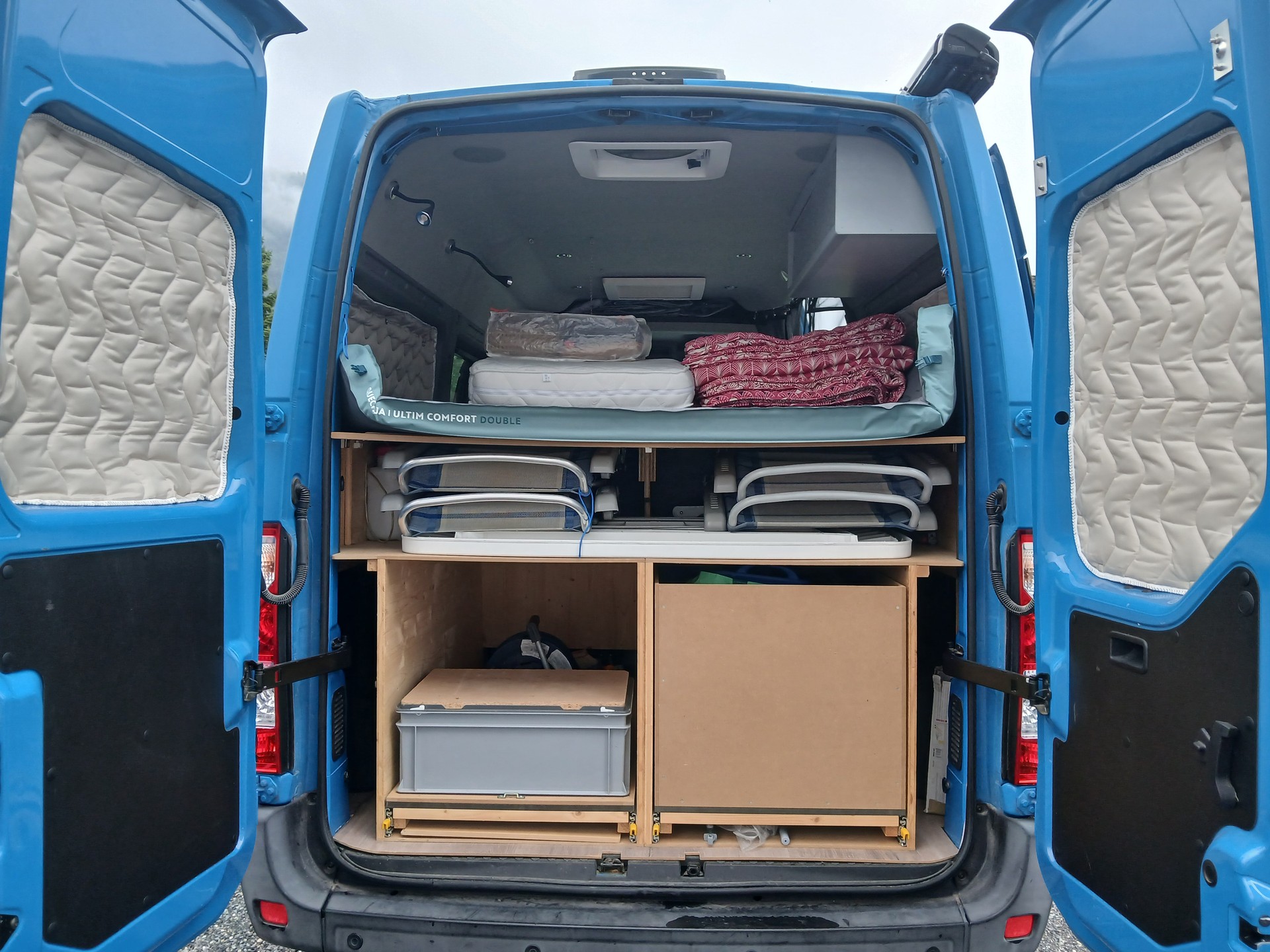 NISSAN NV400-image-4