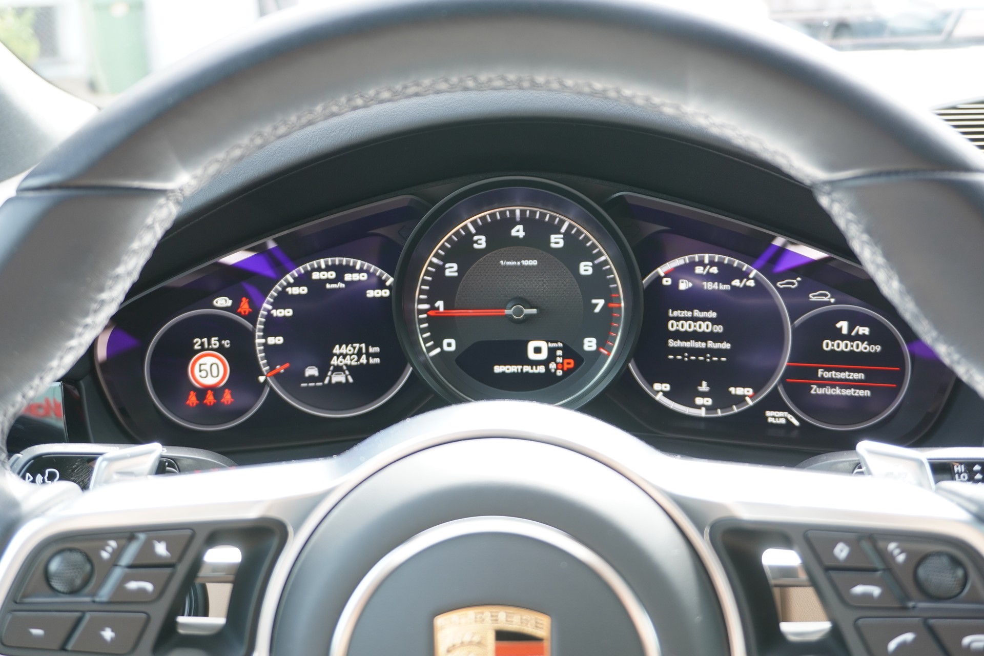 PORSCHE Cayenne S Coupé Platinum Edition-image-31