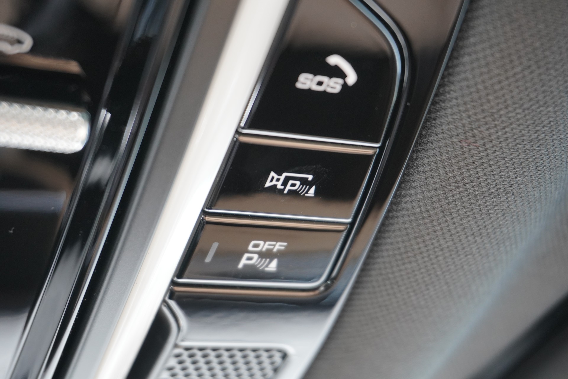 PORSCHE Cayenne S Coupé Platinum Edition-image-41