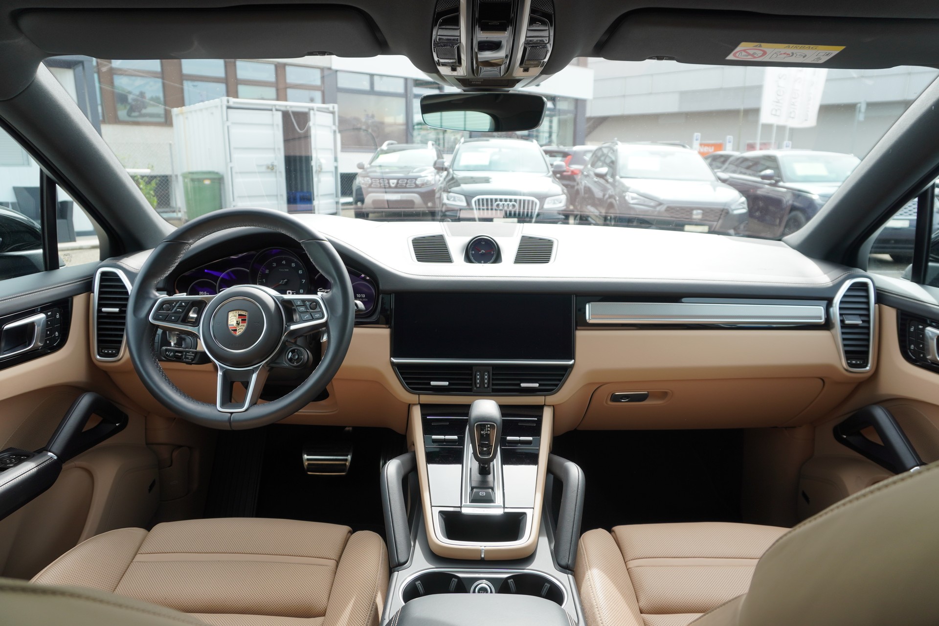 PORSCHE Cayenne S Coupé Platinum Edition-image-16