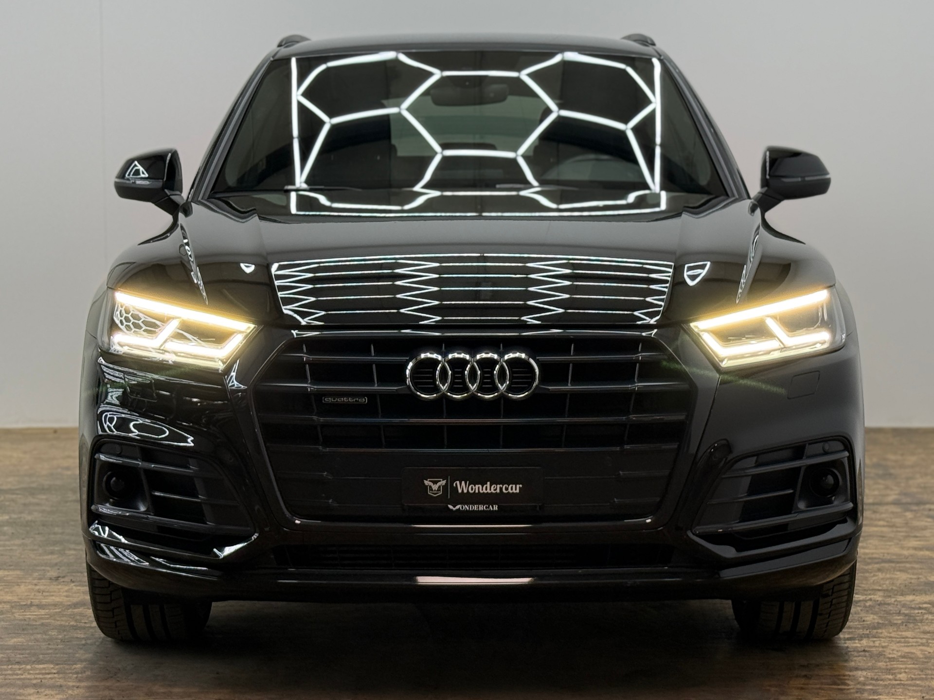 AUDI Q5 2.0 TFSI sport quattro S-tronic-showroom-element-2