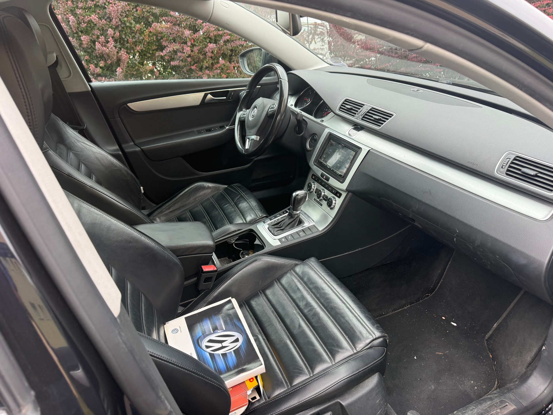 VW Passat Variant 2.0 TDI BMT Trendline DSG-image-8