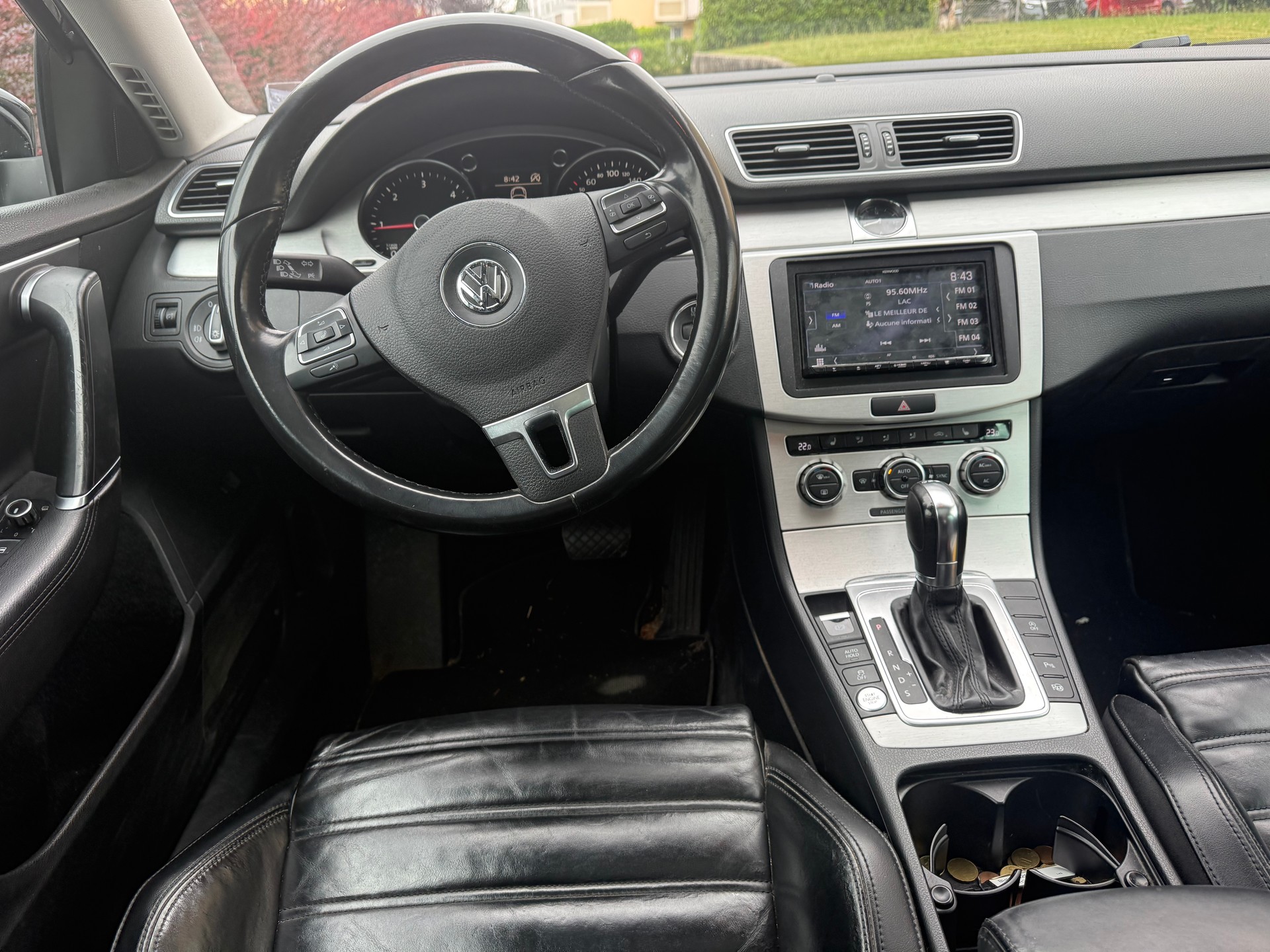 VW Passat Variant 2.0 TDI BMT Trendline DSG-image-15