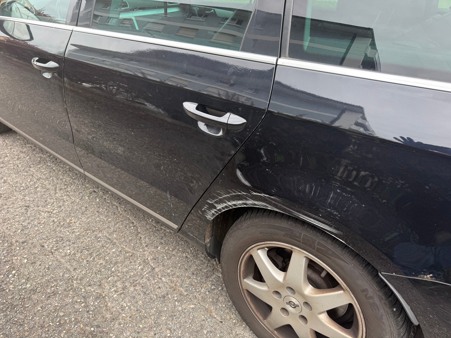 VW Passat Variant 2.0 TDI BMT Trendline DSG-image-3