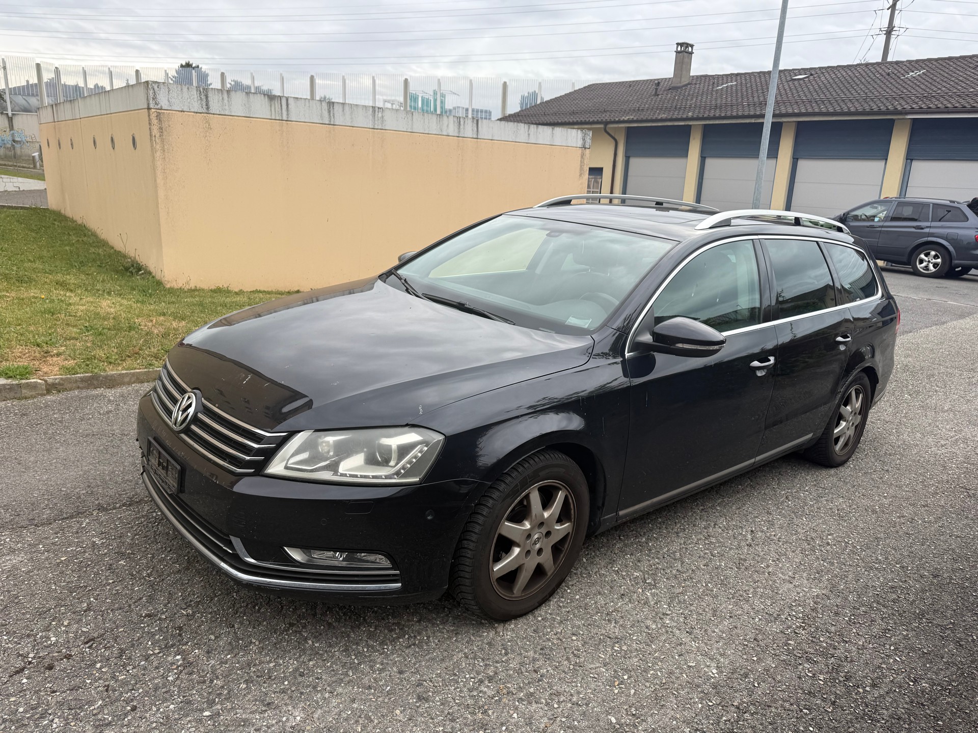 VW Passat Variant 2.0 TDI BMT Trendline DSG-image-1